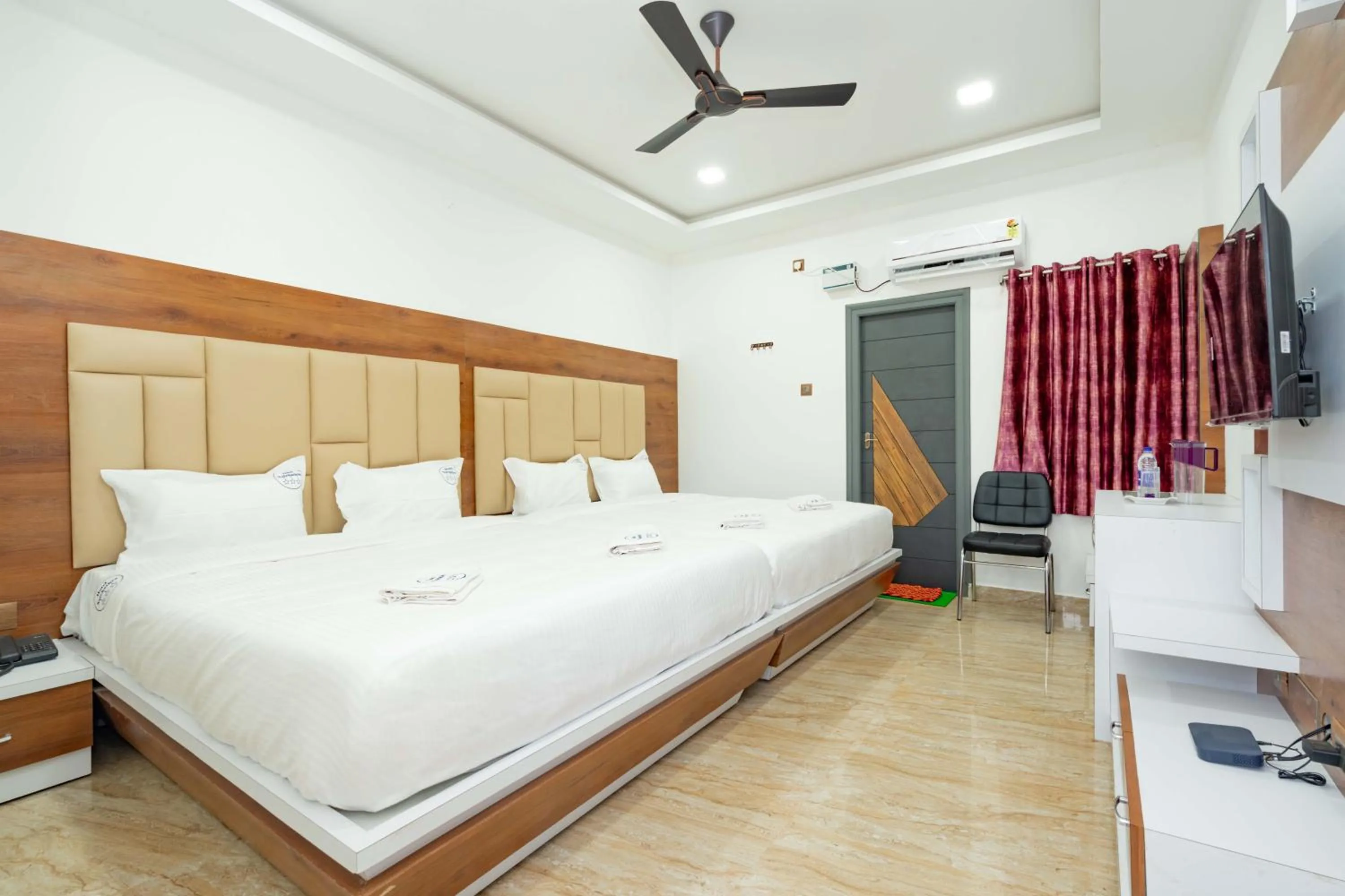 Bed in HOTEL NATCHATHRA