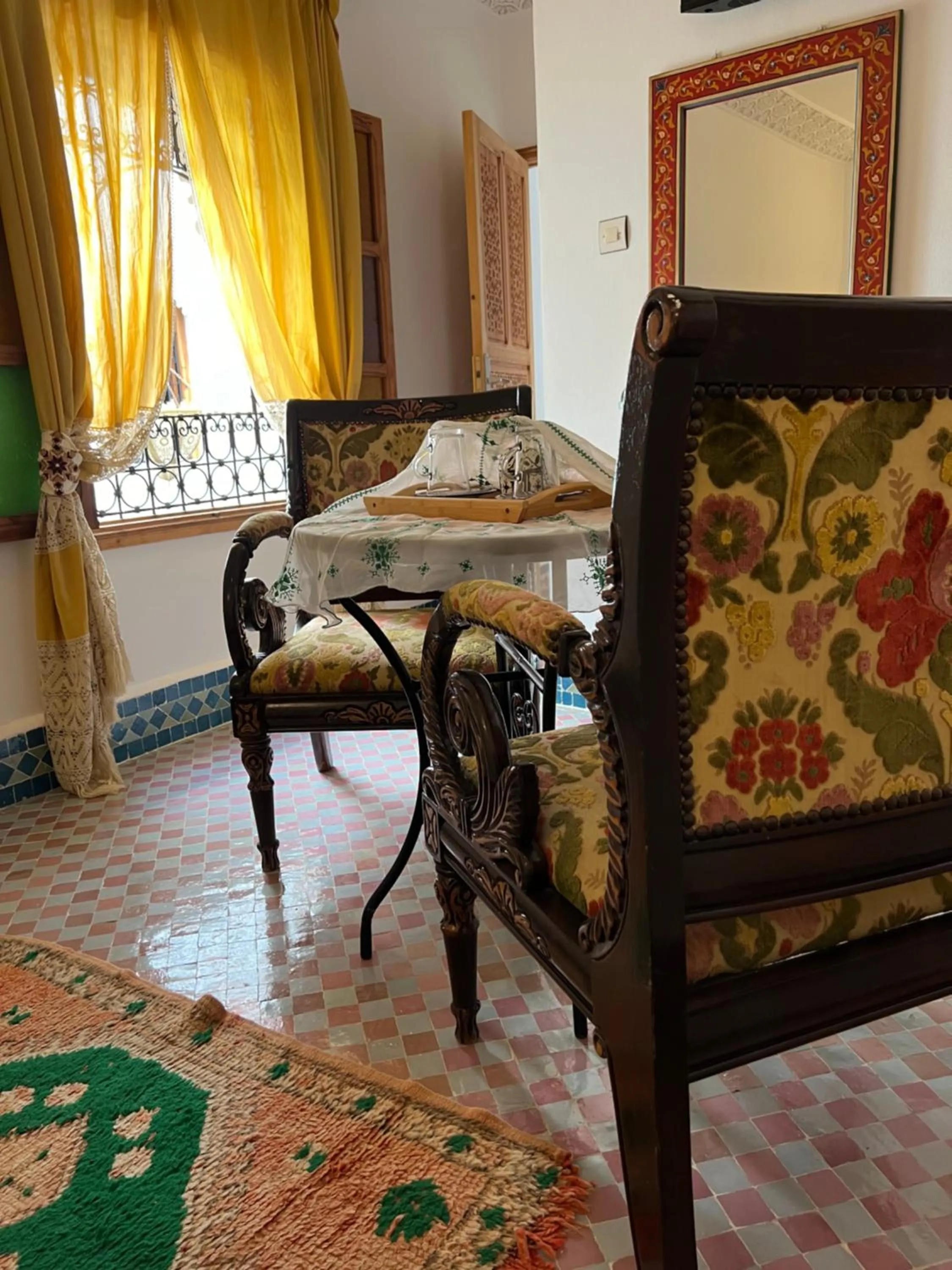 Living room, Bed in Riad Tafoukt Palace