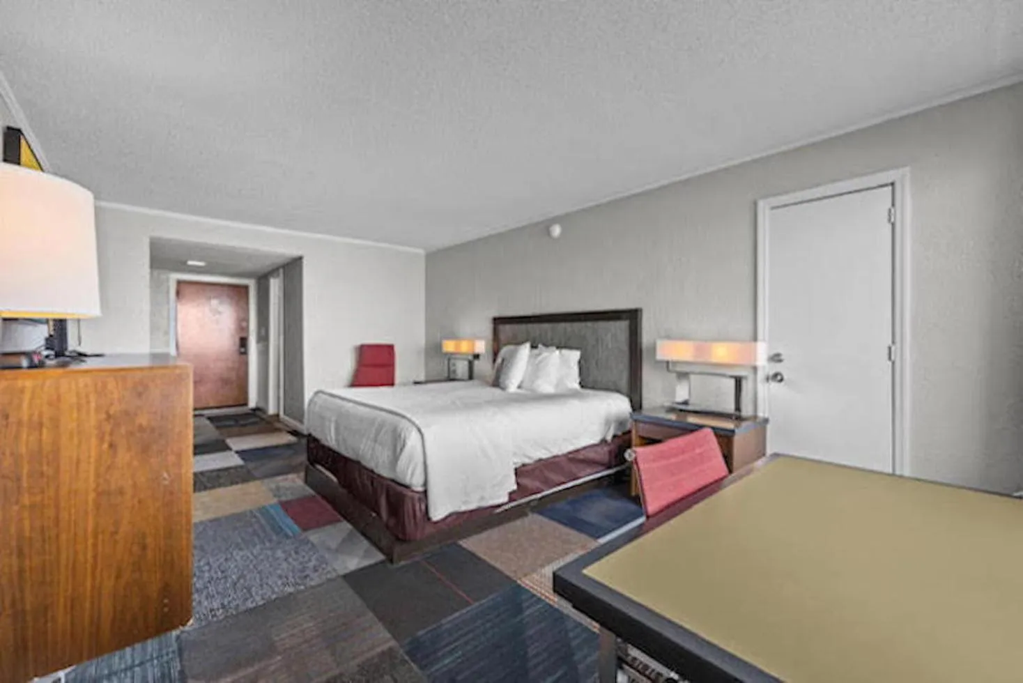 Bedroom, Bed in The Red Tree Inn