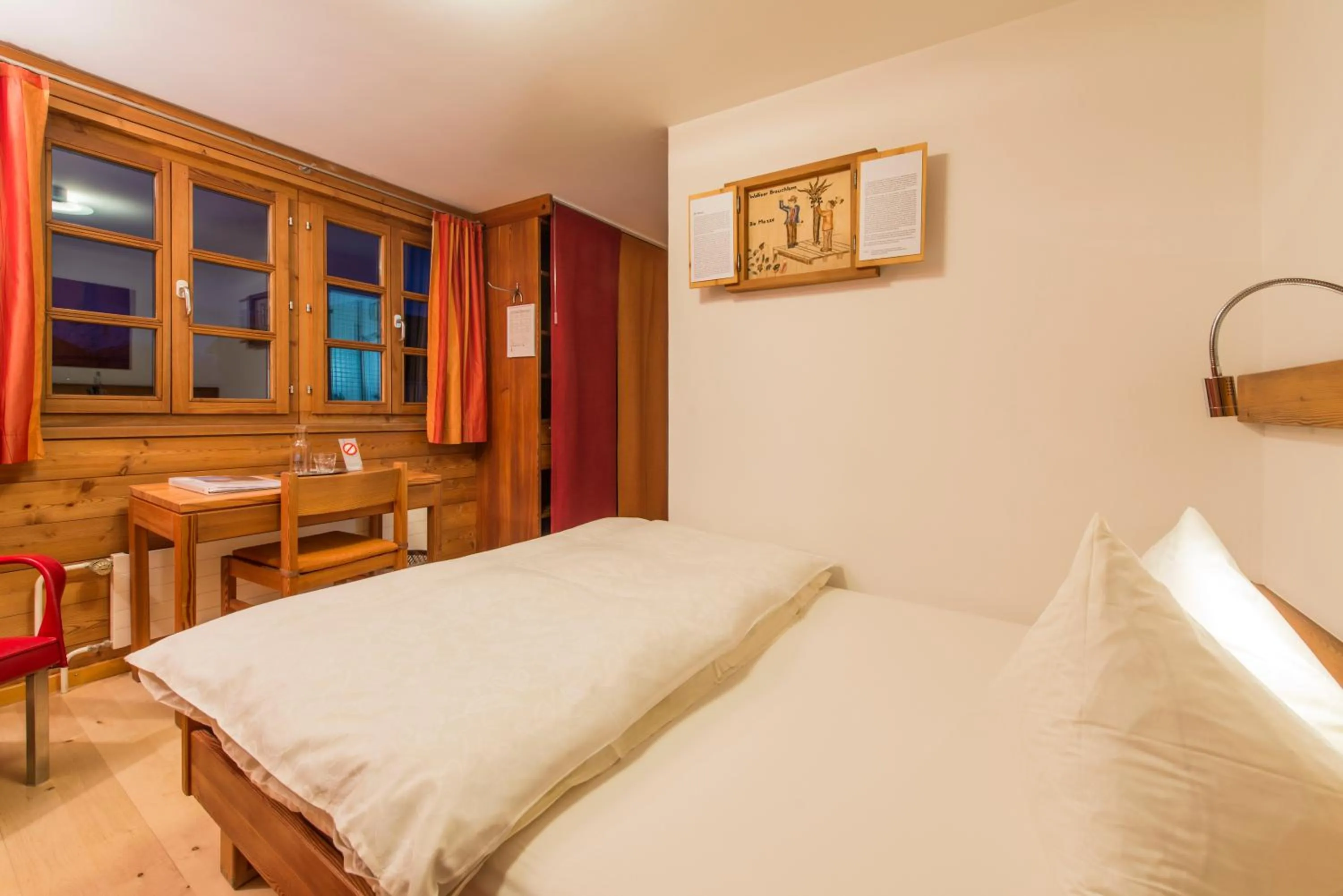 Photo of the whole room, Bed in Hotel Glocke