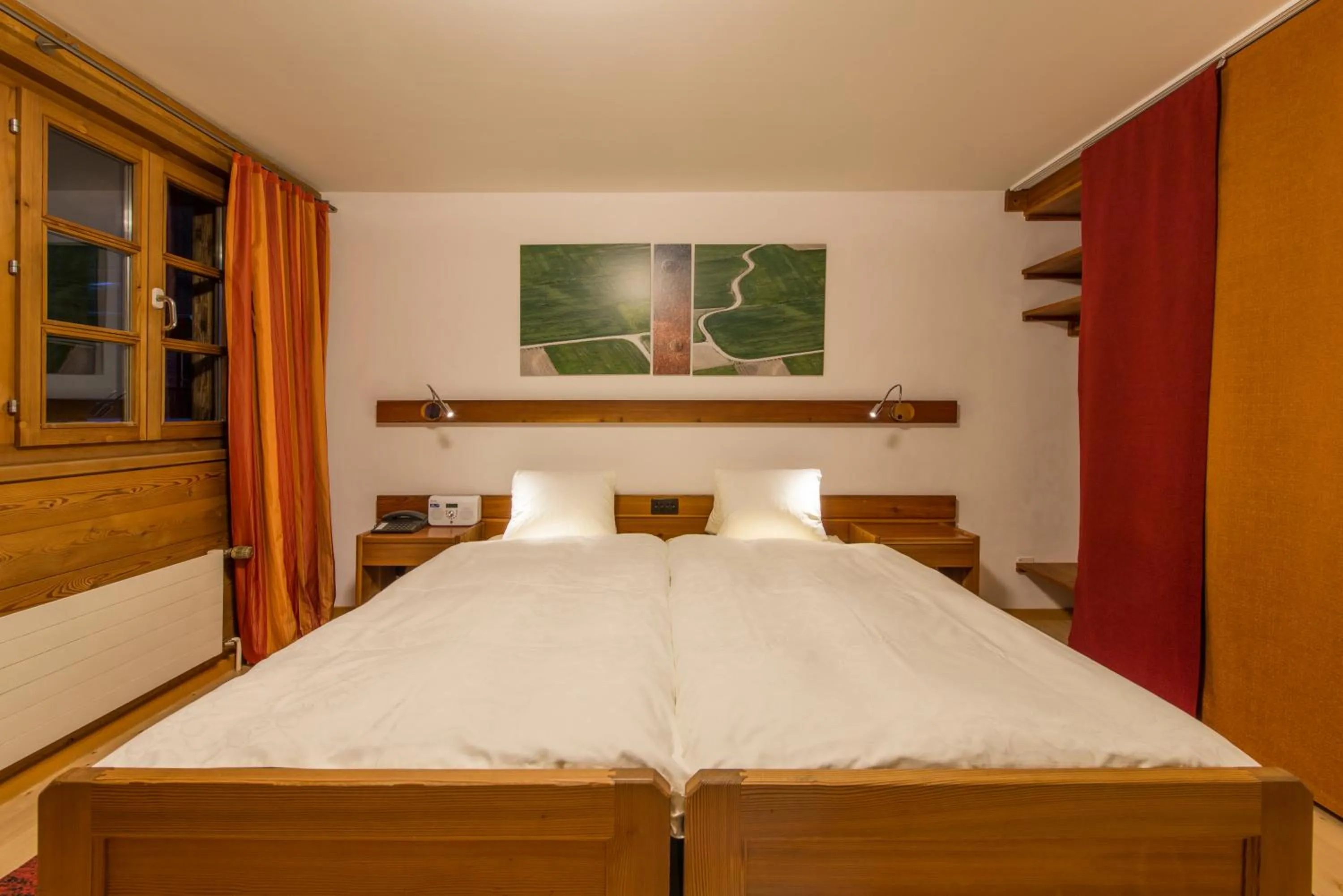 Photo of the whole room, Bed in Hotel Glocke