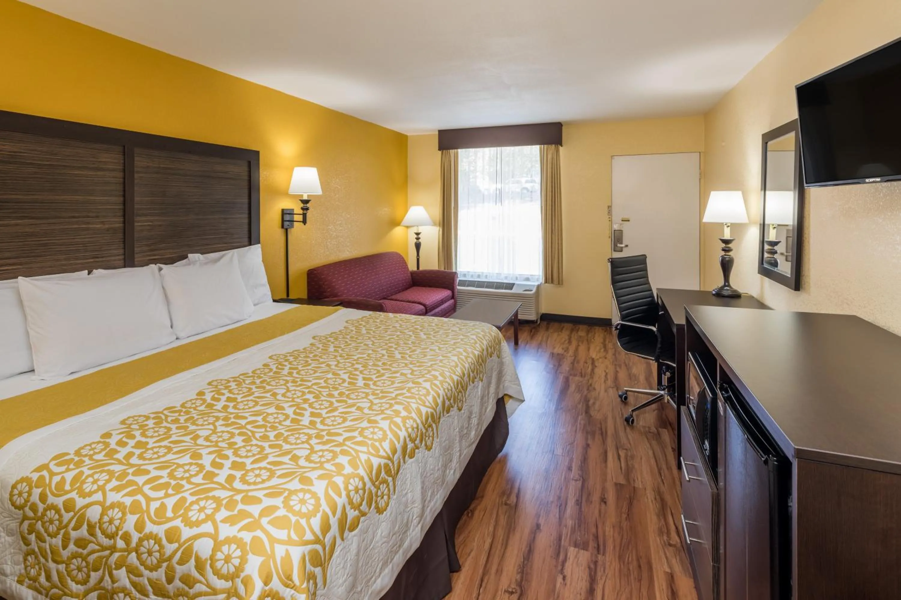 Bed in Days Inn by Wyndham Madison