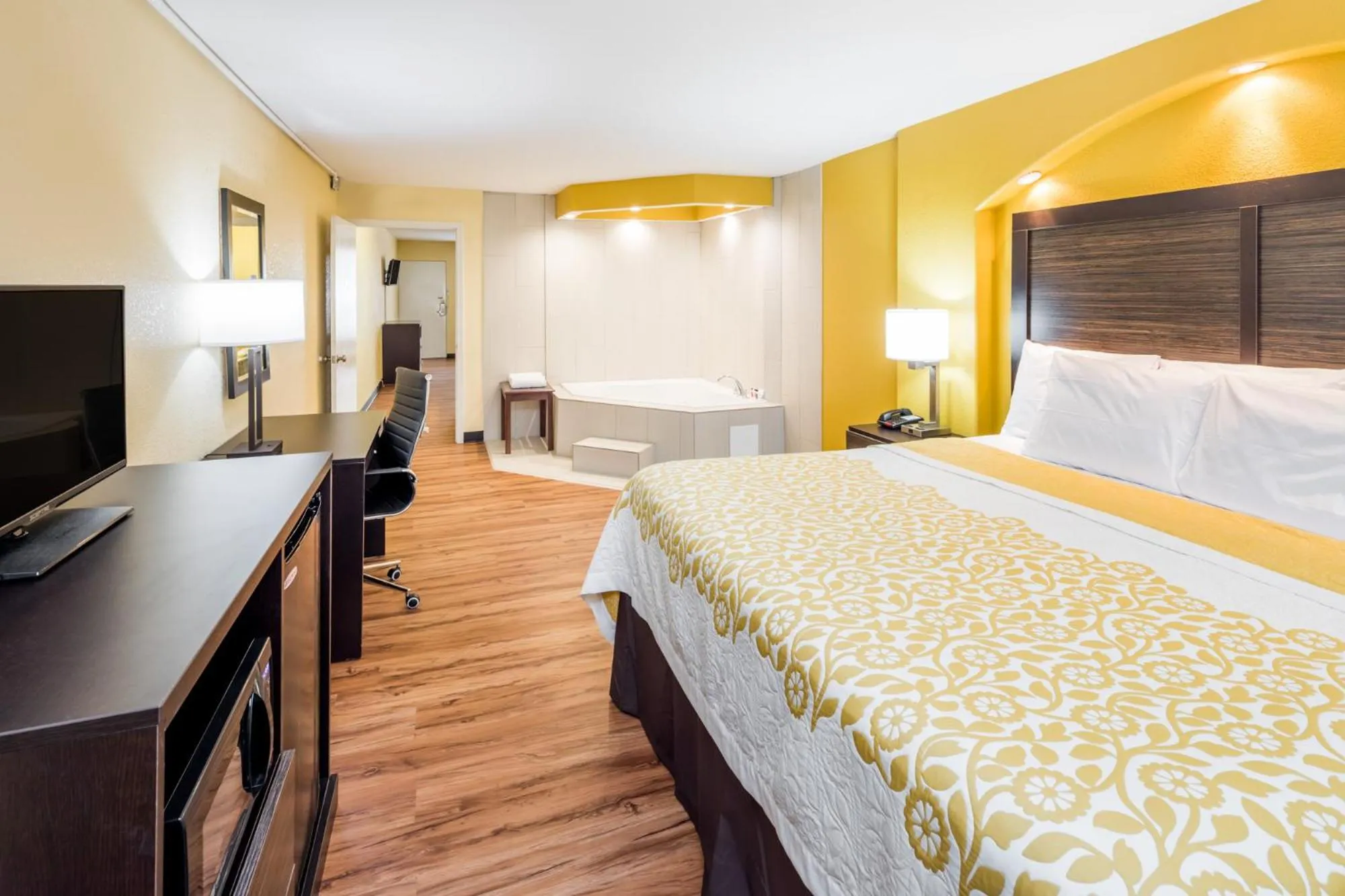 Bed in Days Inn by Wyndham Madison