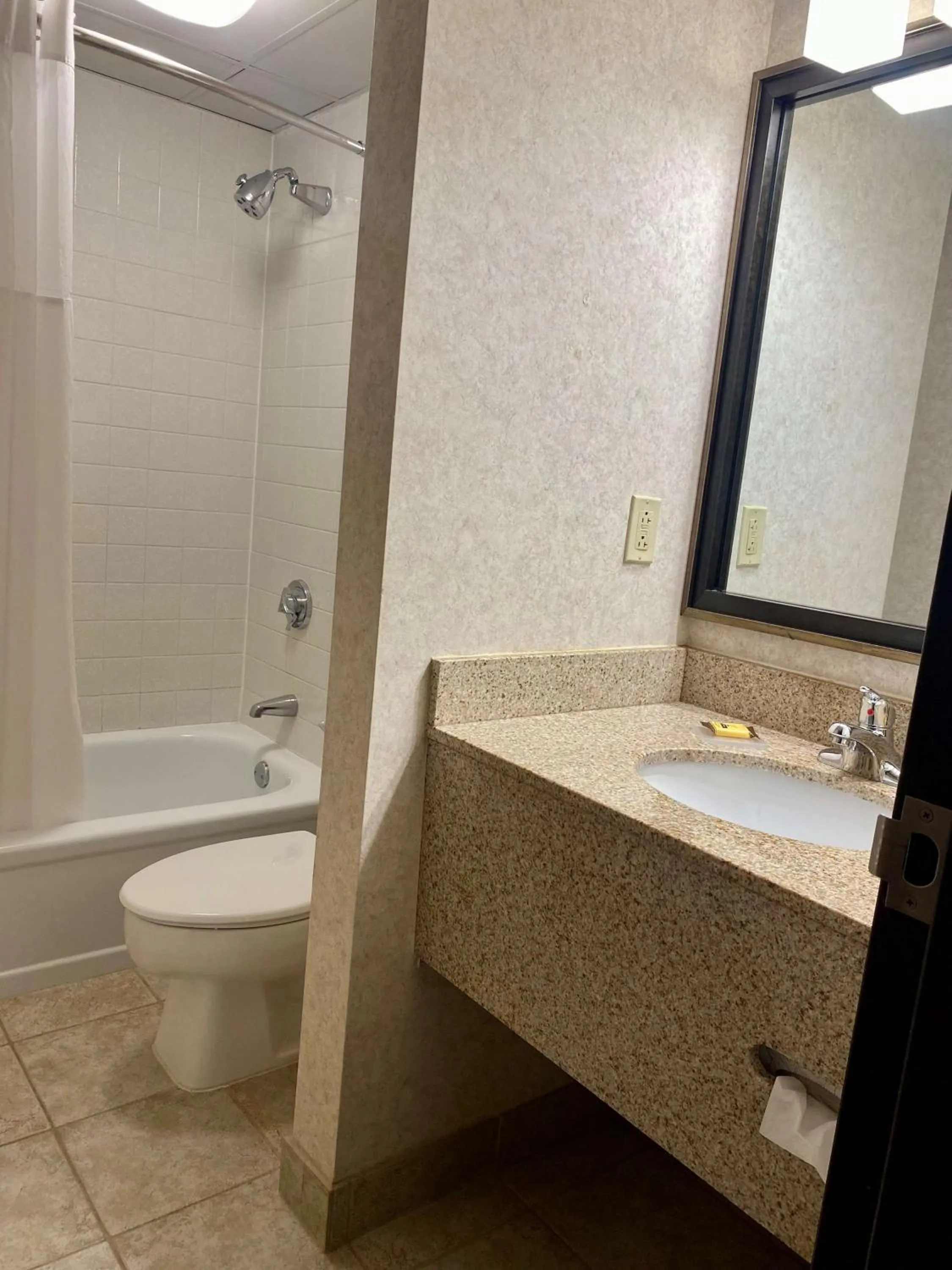 Bathroom in Best Western Plus Kelly Inn