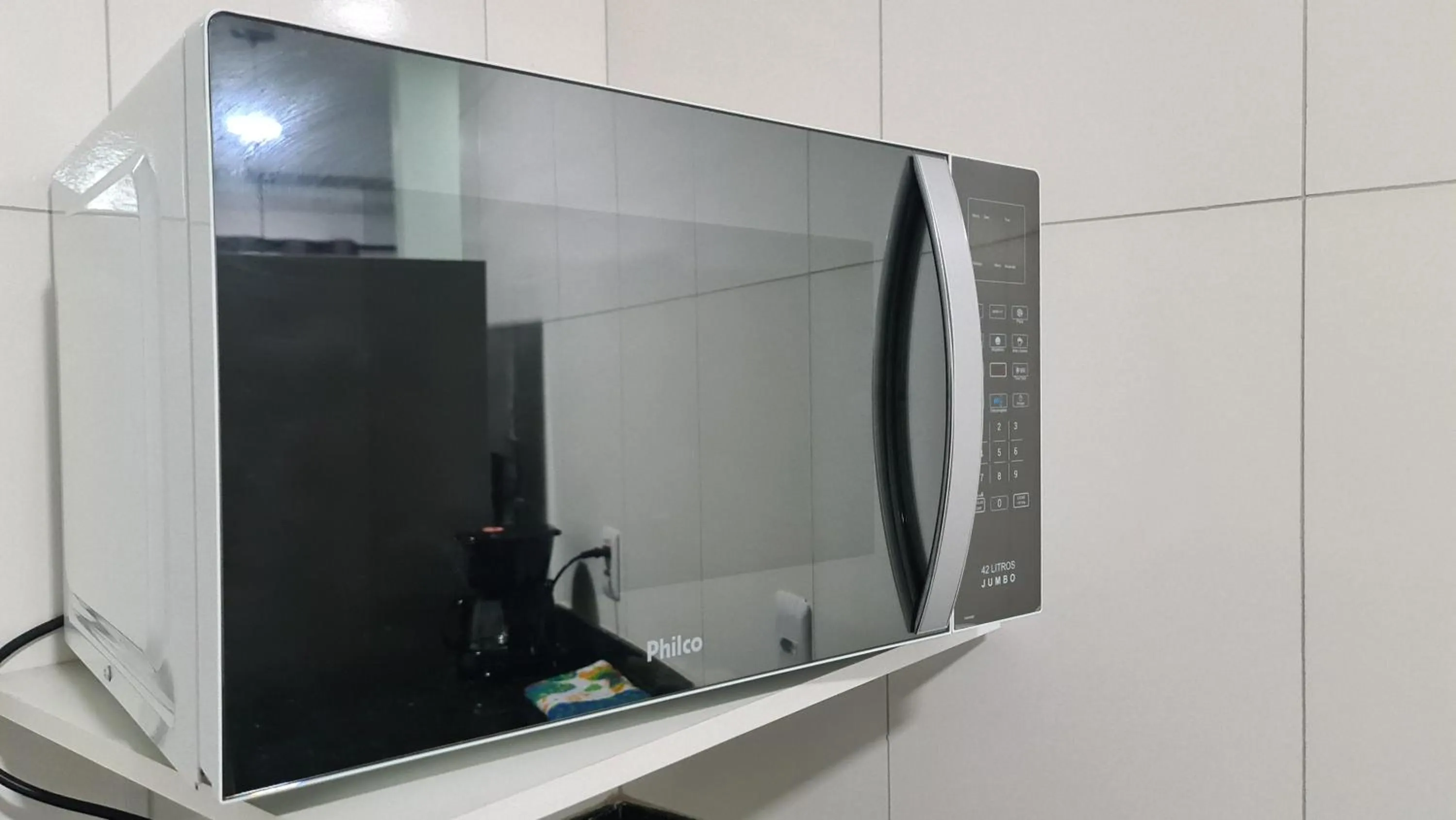 microwave in Studio RD