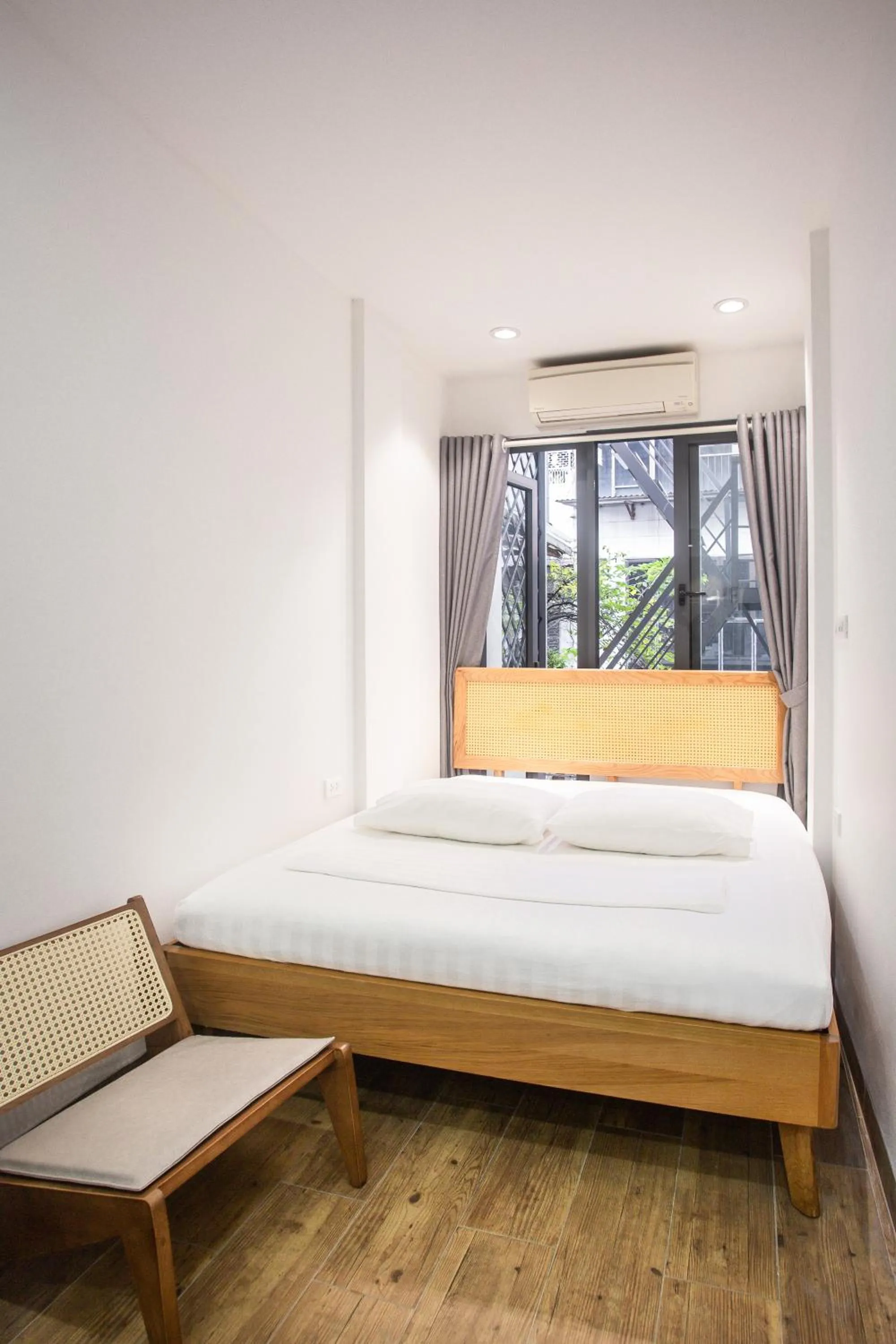 Bedroom, Bed in Lanha Hotel - Homestay