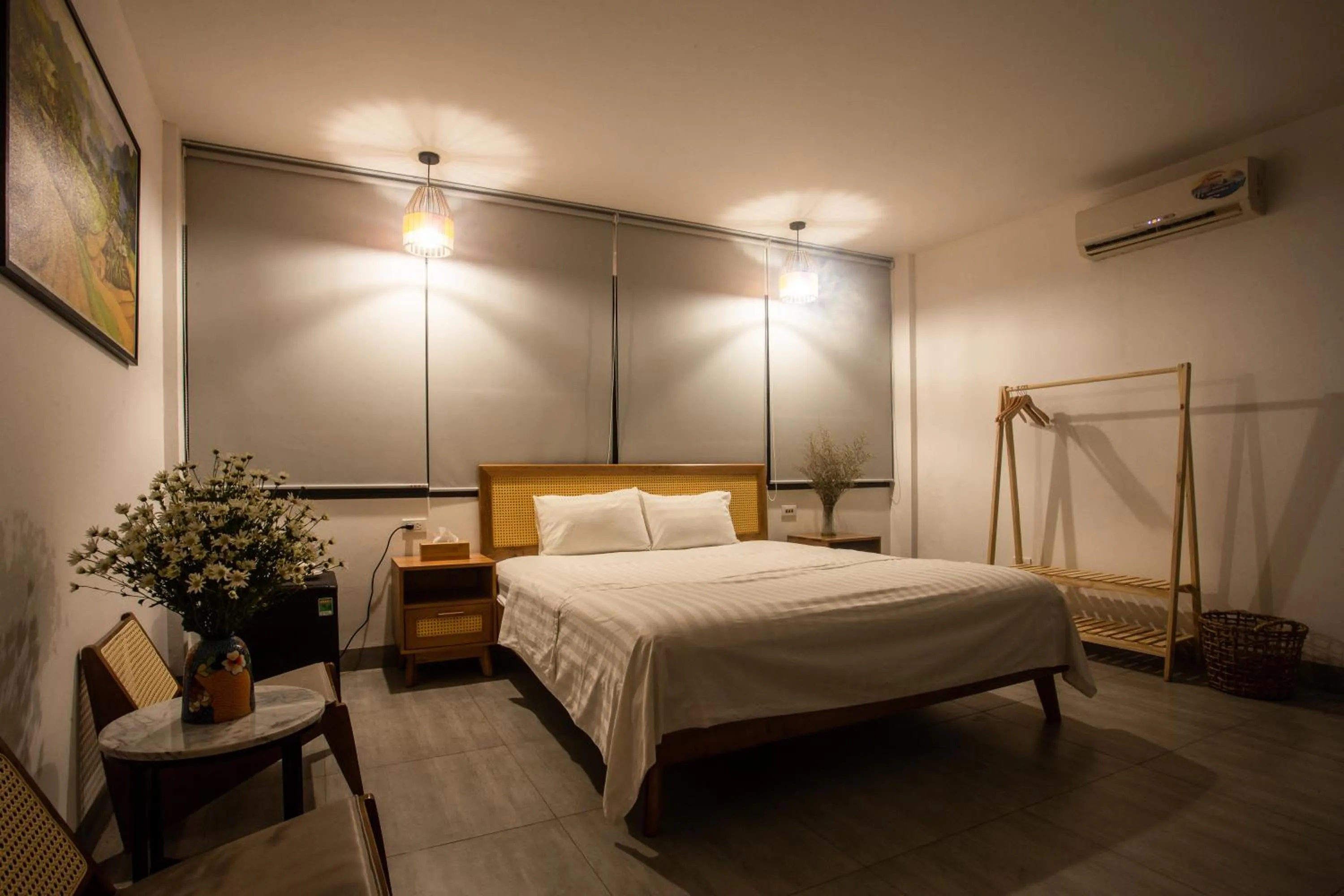 Photo of the whole room, Bed in Lanha Hotel - Homestay