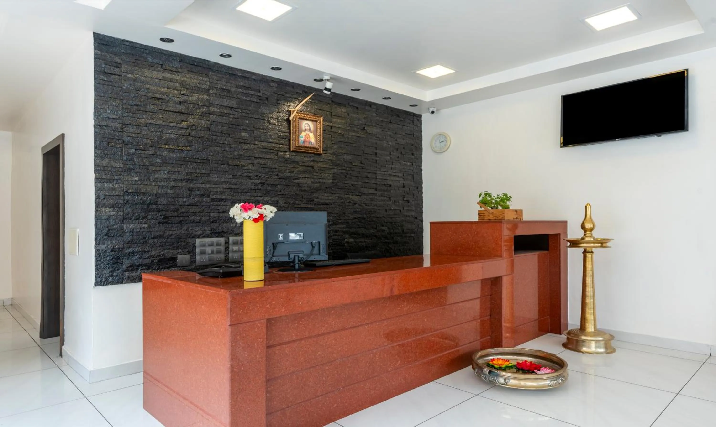 Lobby or reception in Treebo Seagate