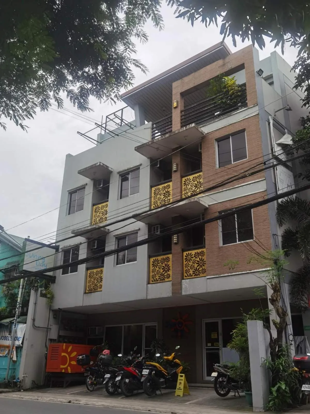 Property building in Sunny Day Residences Cainta