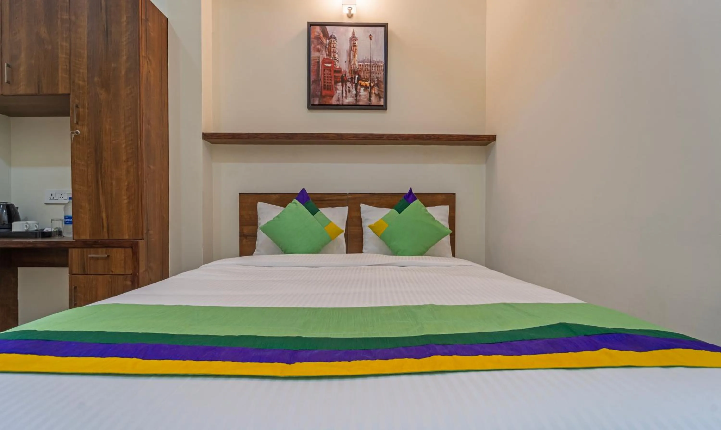 Bedroom, Bed in Itsy Hotels Avani Stays, Vyttila, Kochi