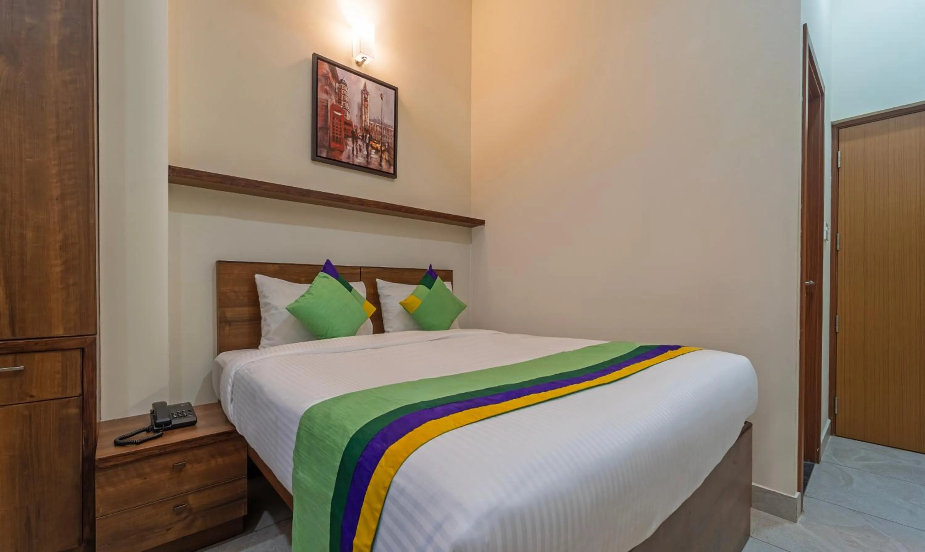 Bedroom, Bed in Itsy Hotels Avani Stays, Vyttila, Kochi