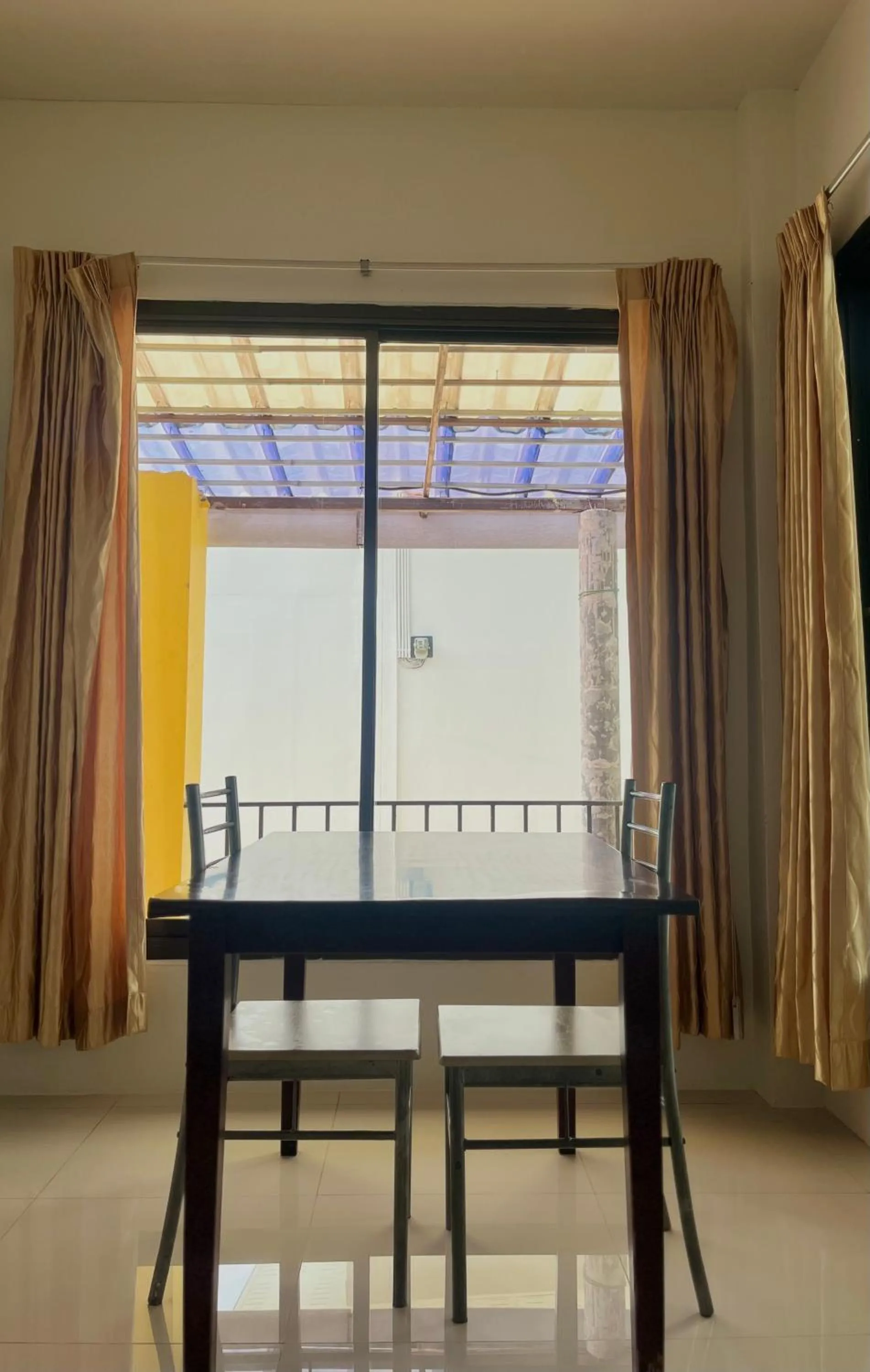 Dining area in บ้านพักสิริ มุกดาหาร (Baan Siri Mukdahan)