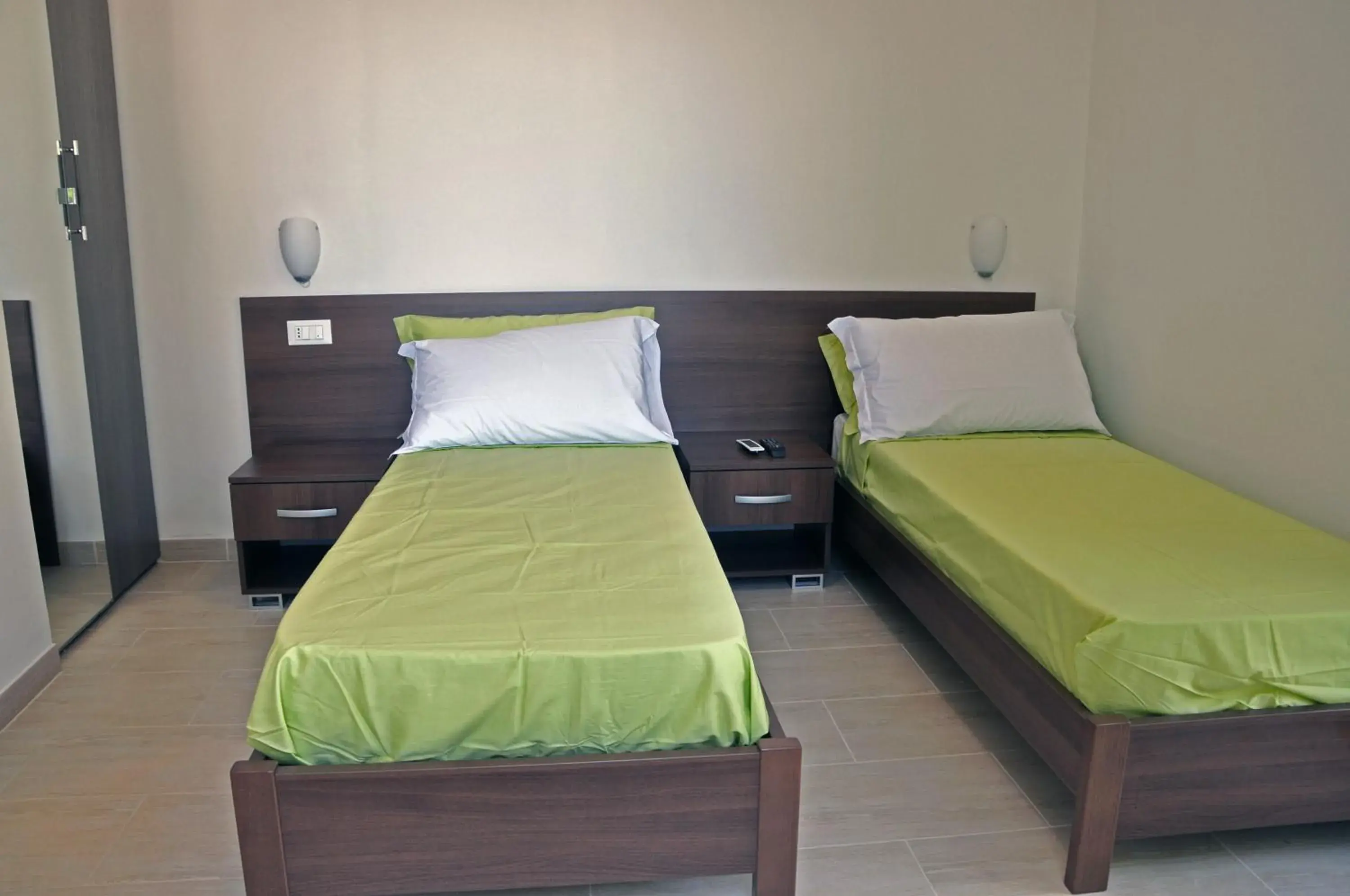 Twin Room with Shower in Villa Lara Twin Room with Shower in Villa Lara