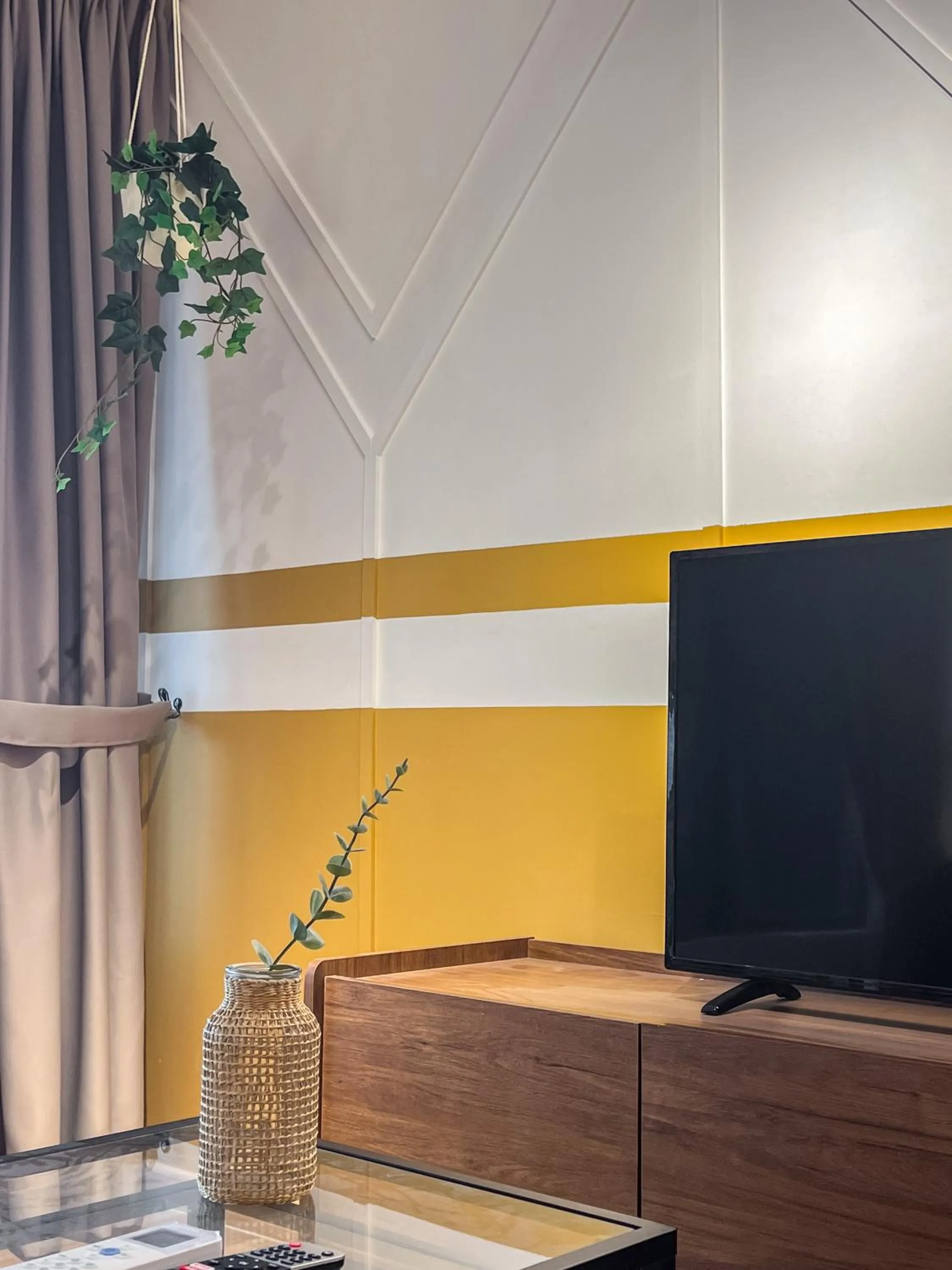 Communal lounge/ TV room in Arte Cheras By Awesomestay