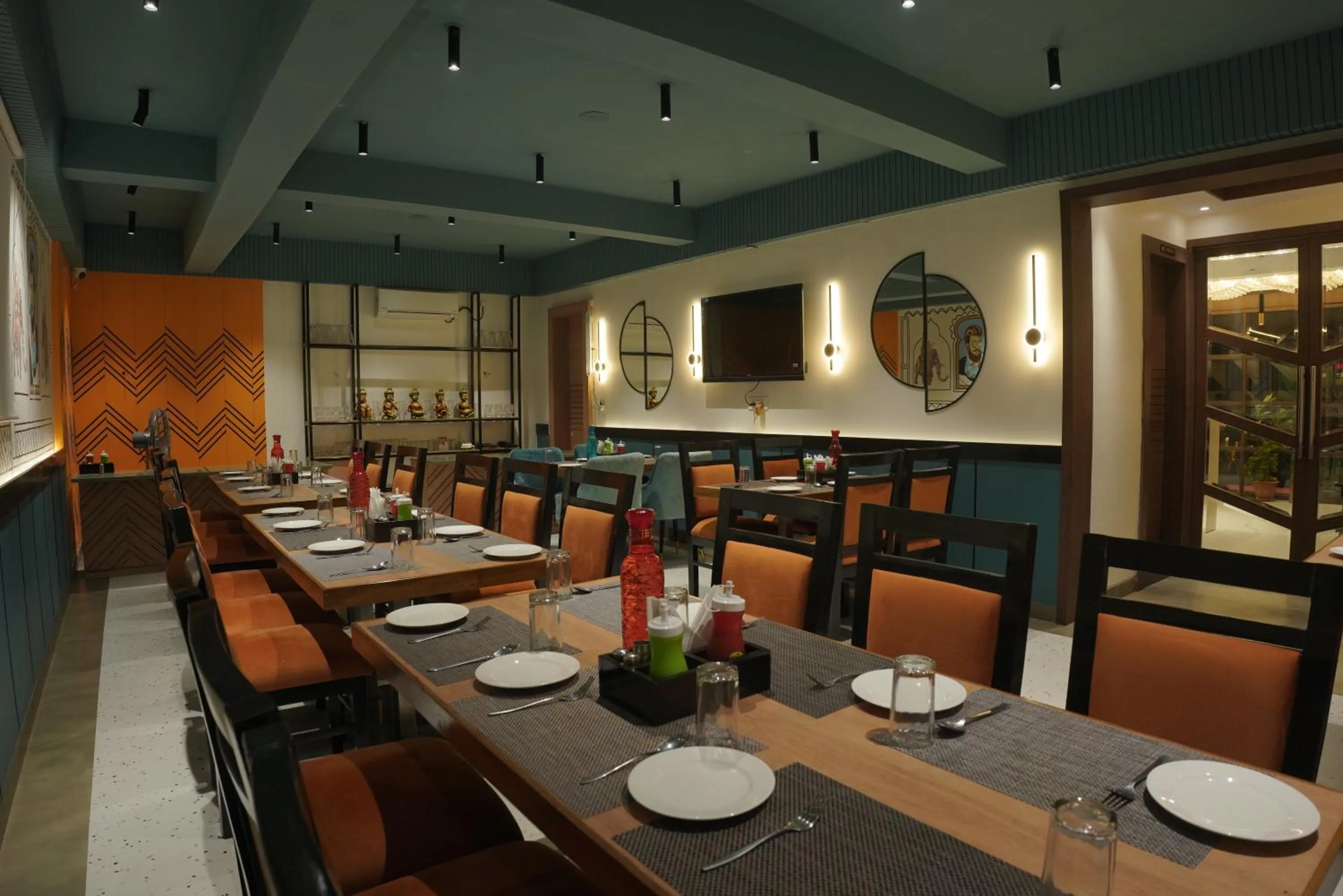 Restaurant/places to eat in The Pride