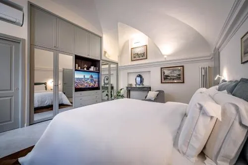 Dimora Collection - Le Corti - Boutique Luxury Suites in a Restored 13th Century Convent, with Sauna and Gym