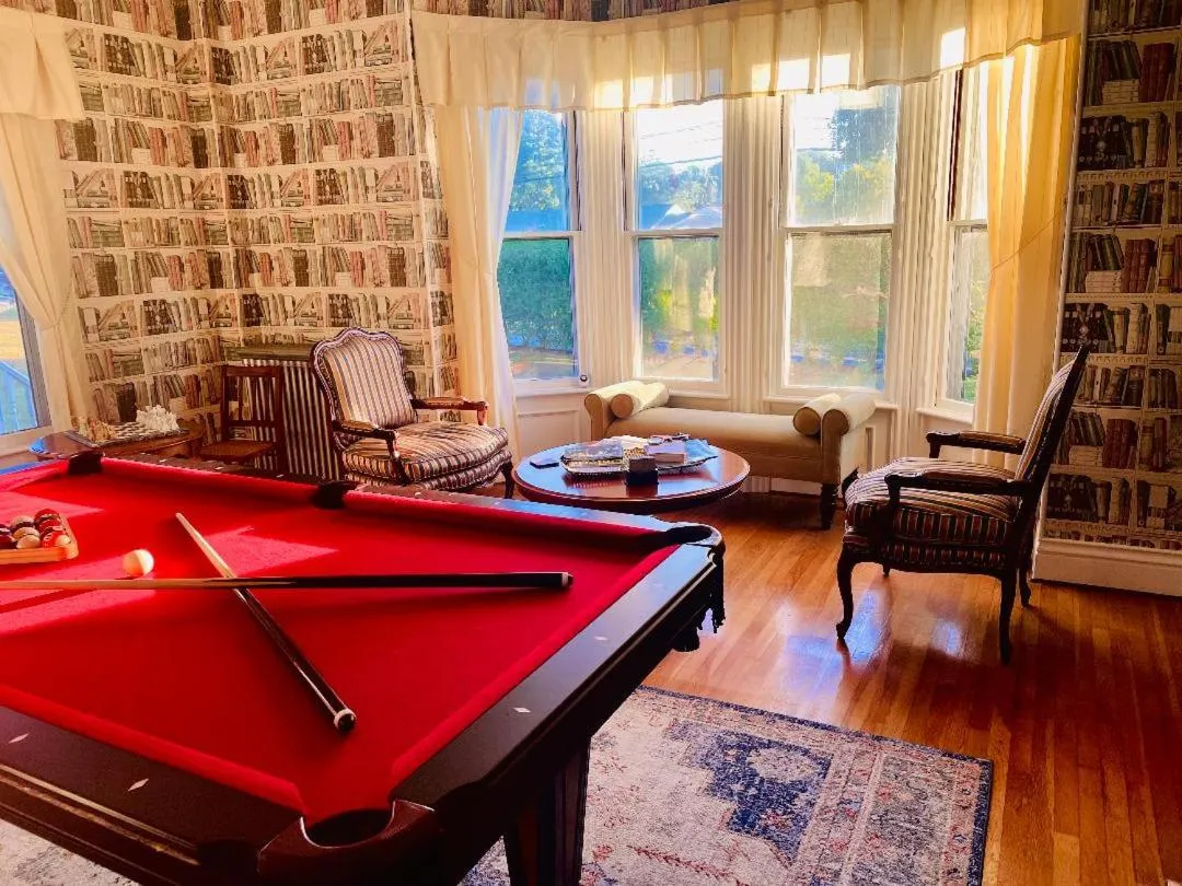Billiard in The Langworthy Inn & Winery