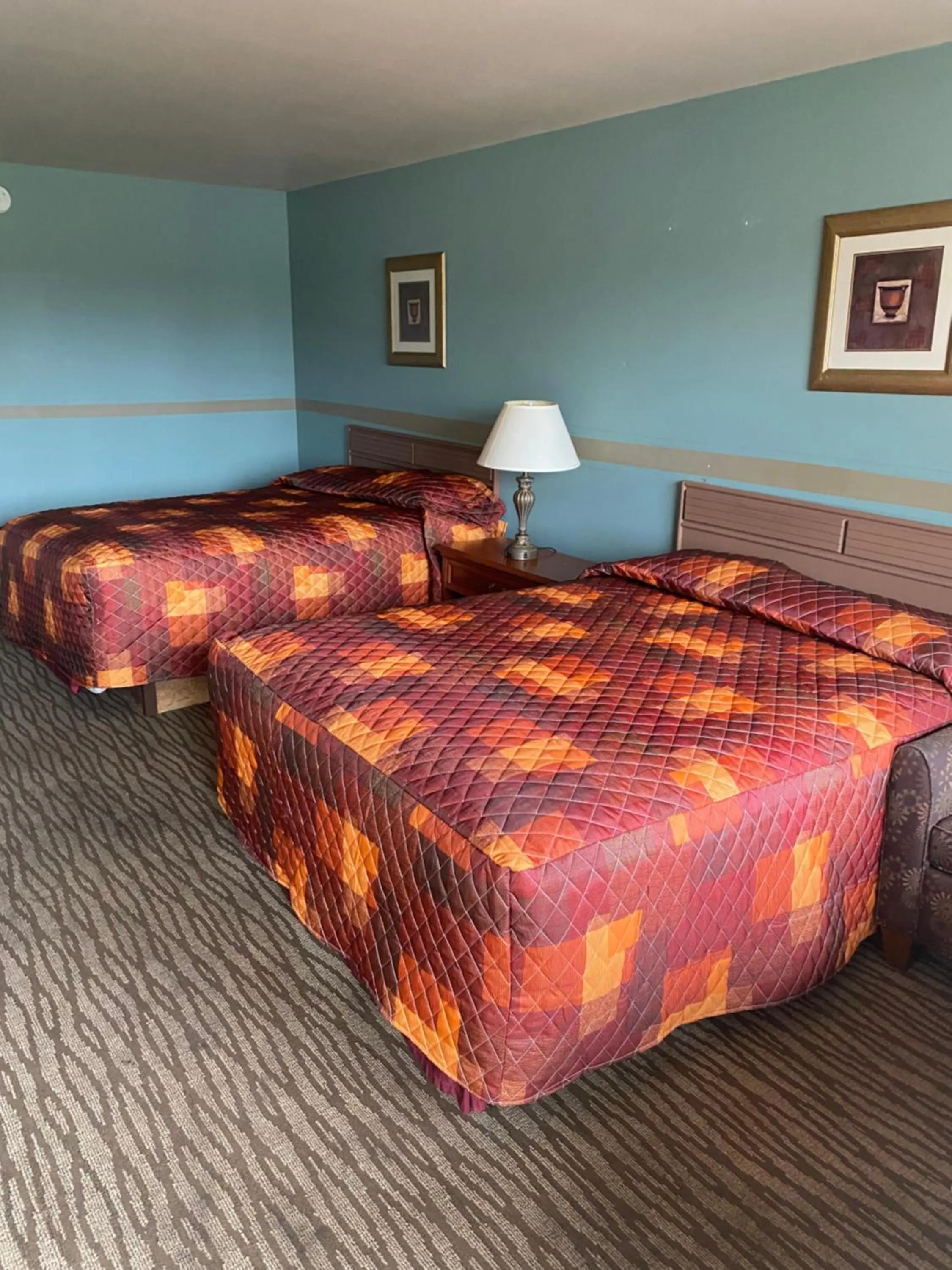 Bed in Malibu Inn