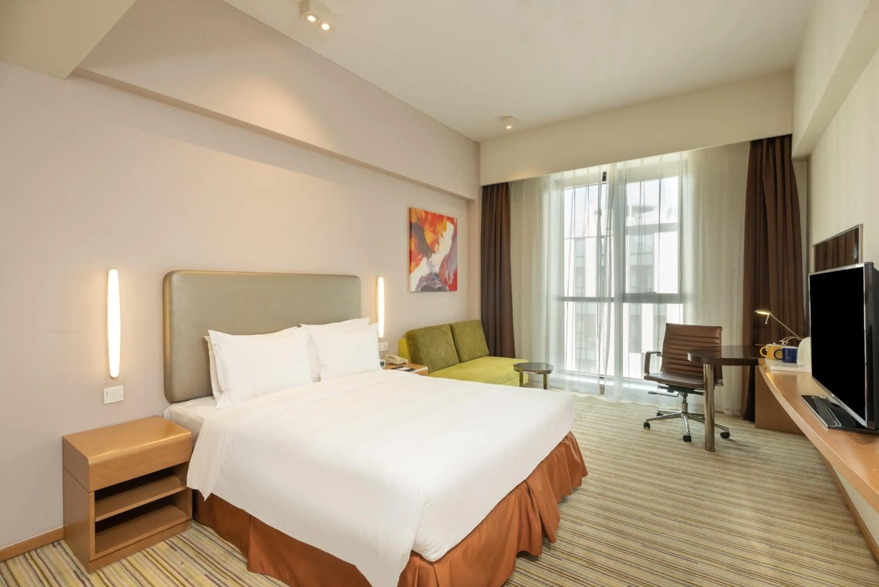 Photo of the whole room, Bed in Holiday Inn Express Shanghai Gongkang by IHG