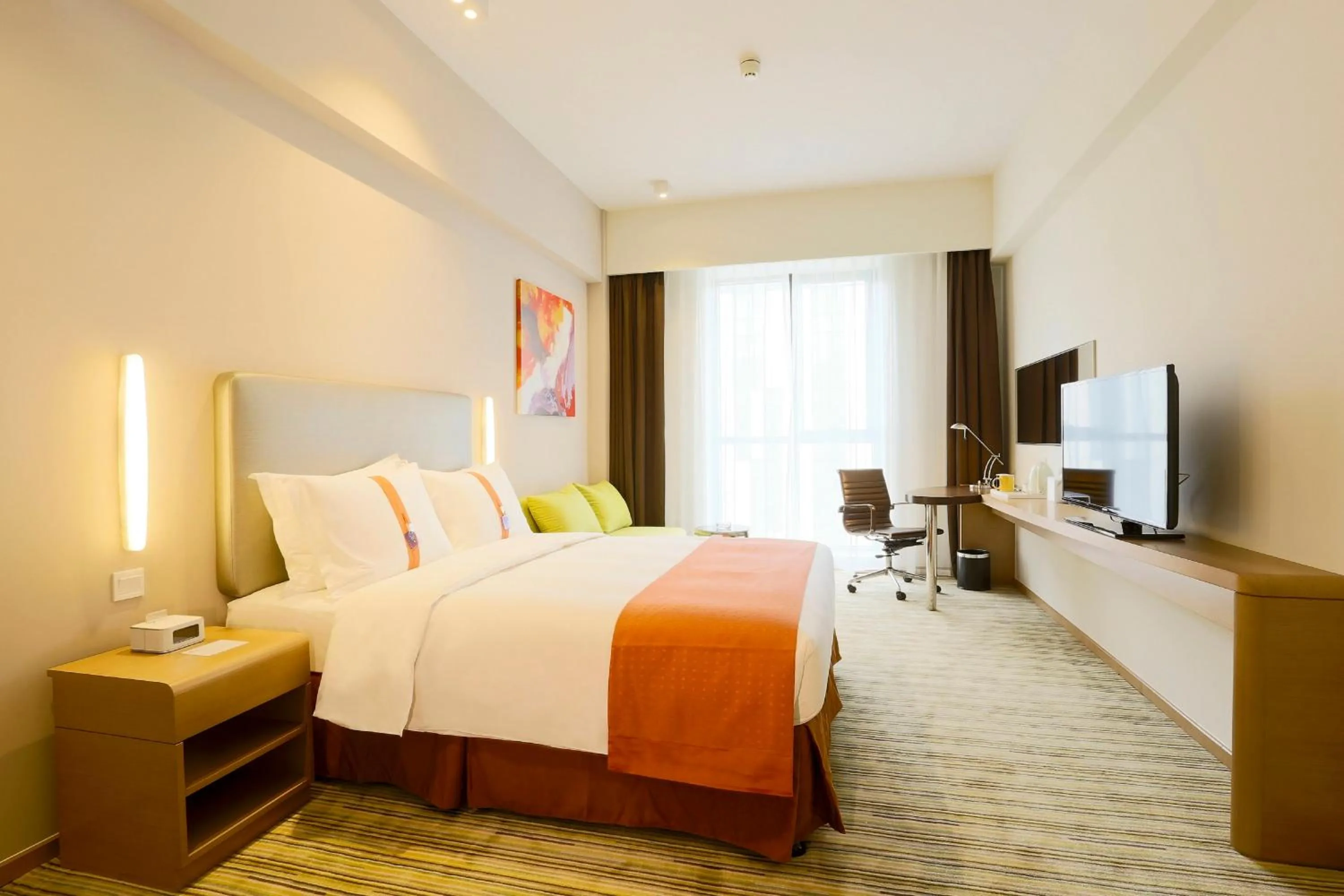 Photo of the whole room, Bed in Holiday Inn Express Shanghai Gongkang by IHG