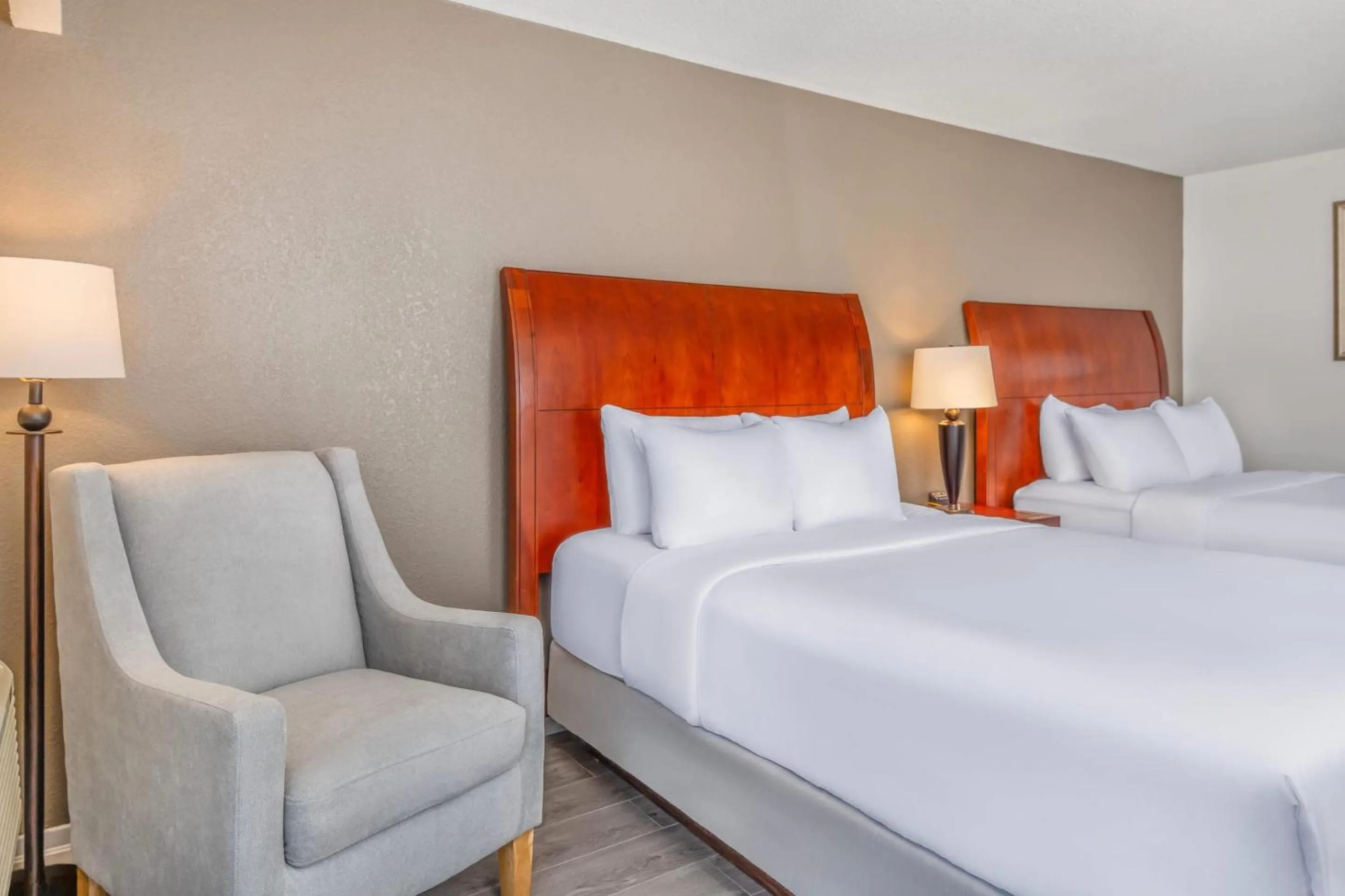 Bedroom, Bed in Comfort Inn & Suites Thousand Islands Harbour District