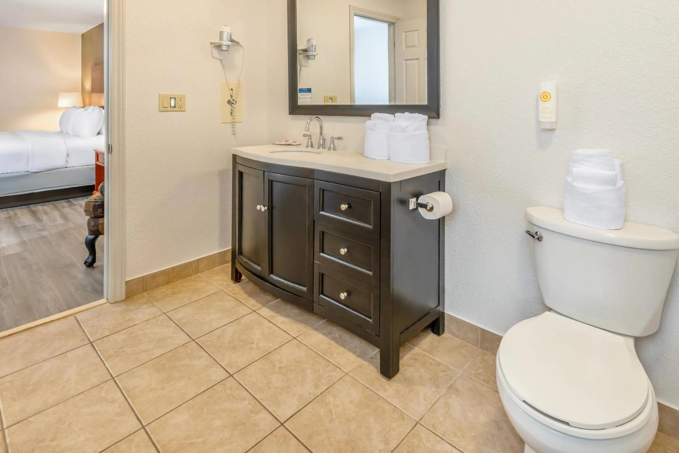 Bedroom in Comfort Inn & Suites Thousand Islands Harbour District