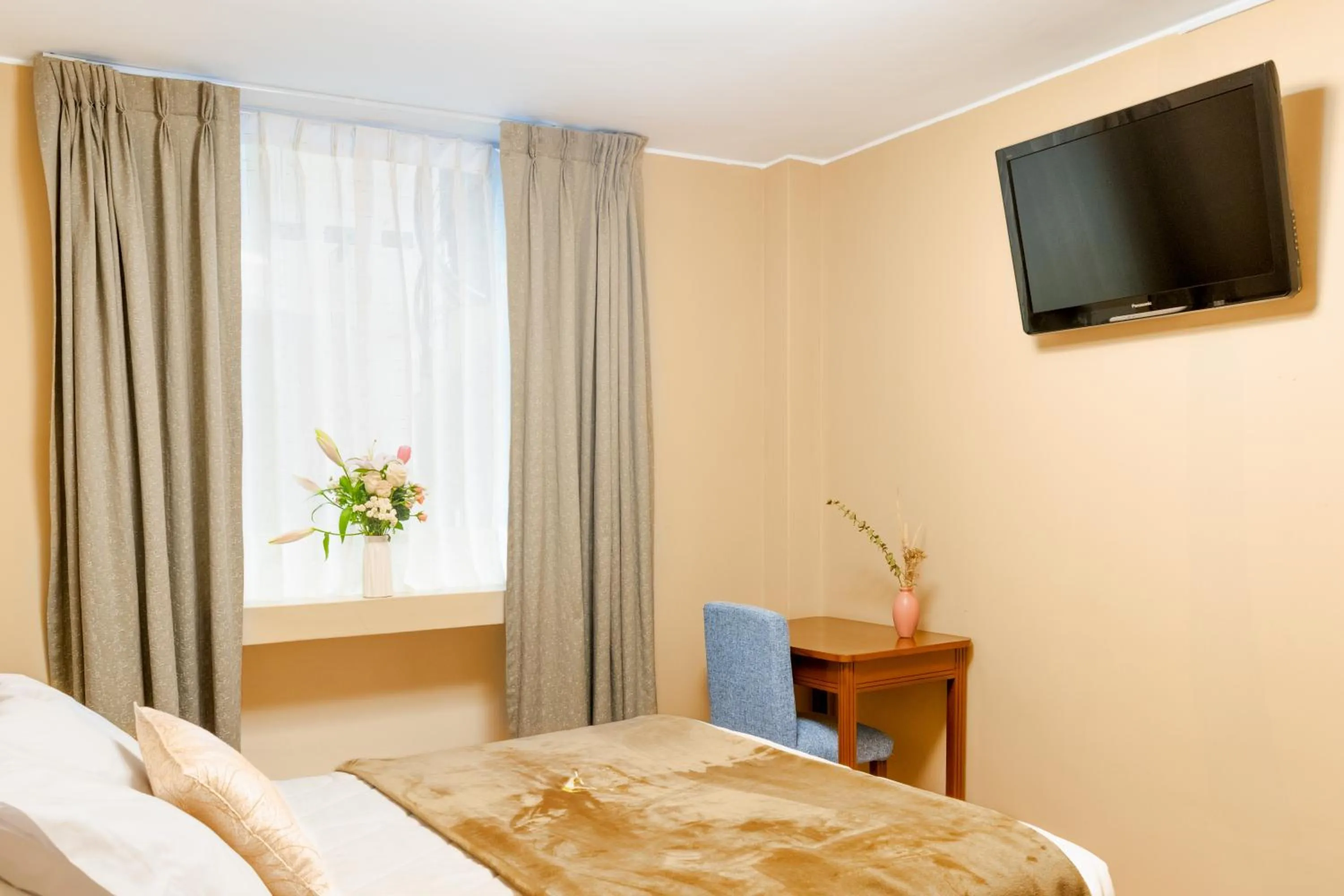 TV and multimedia, Bed in El puente Hotel Boutique