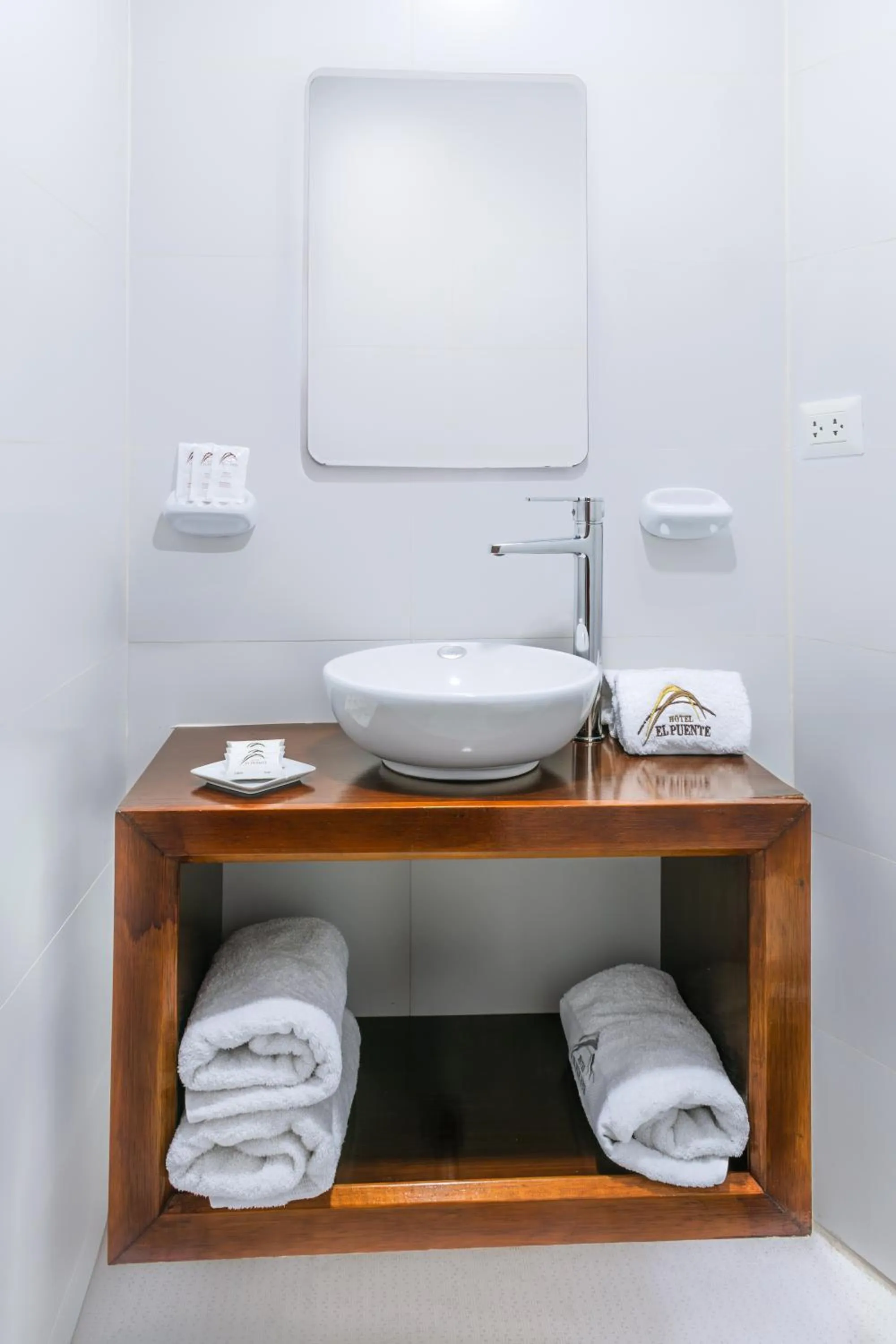 Bathroom in El puente Hotel Boutique