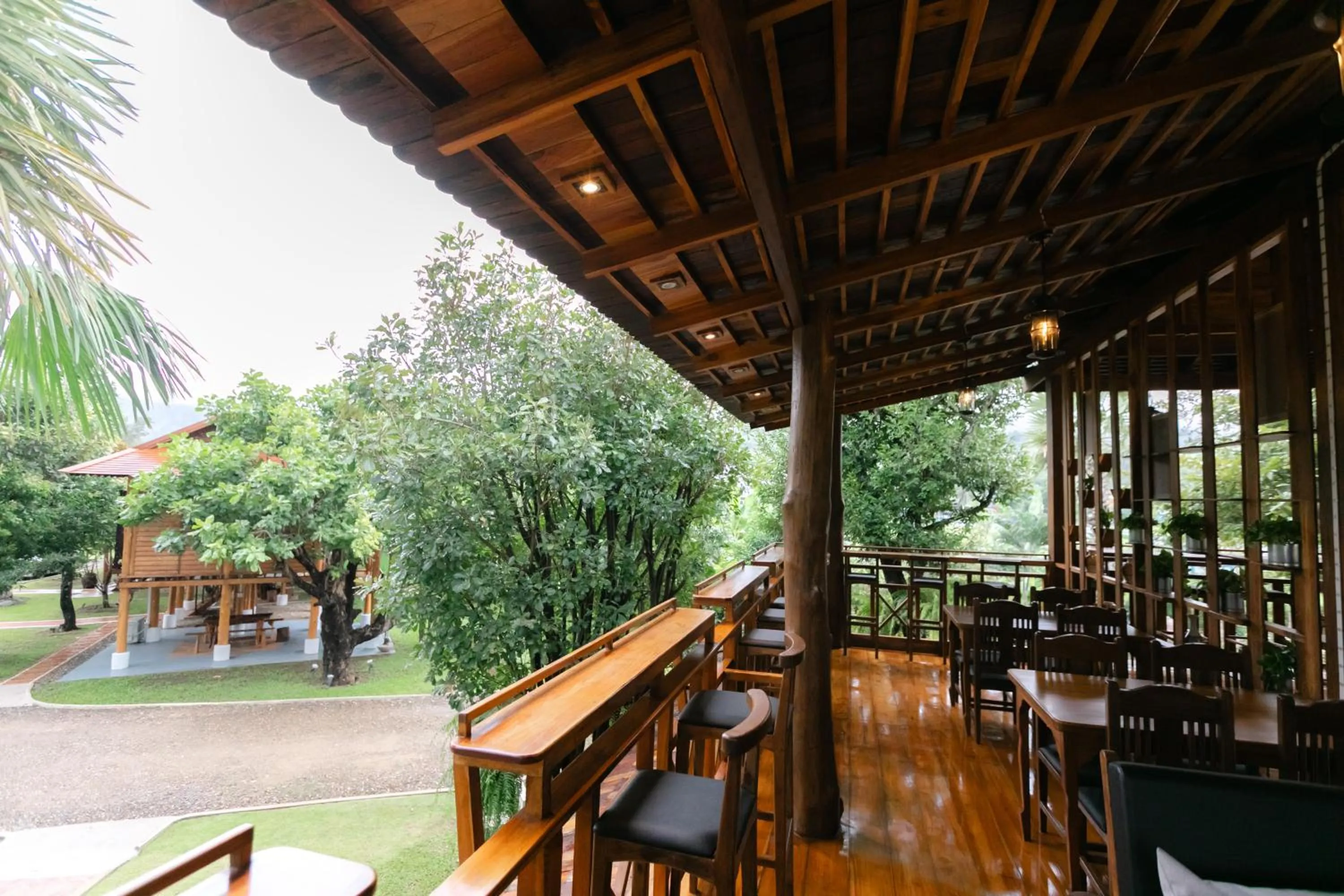Restaurant/places to eat in Saksila Resort