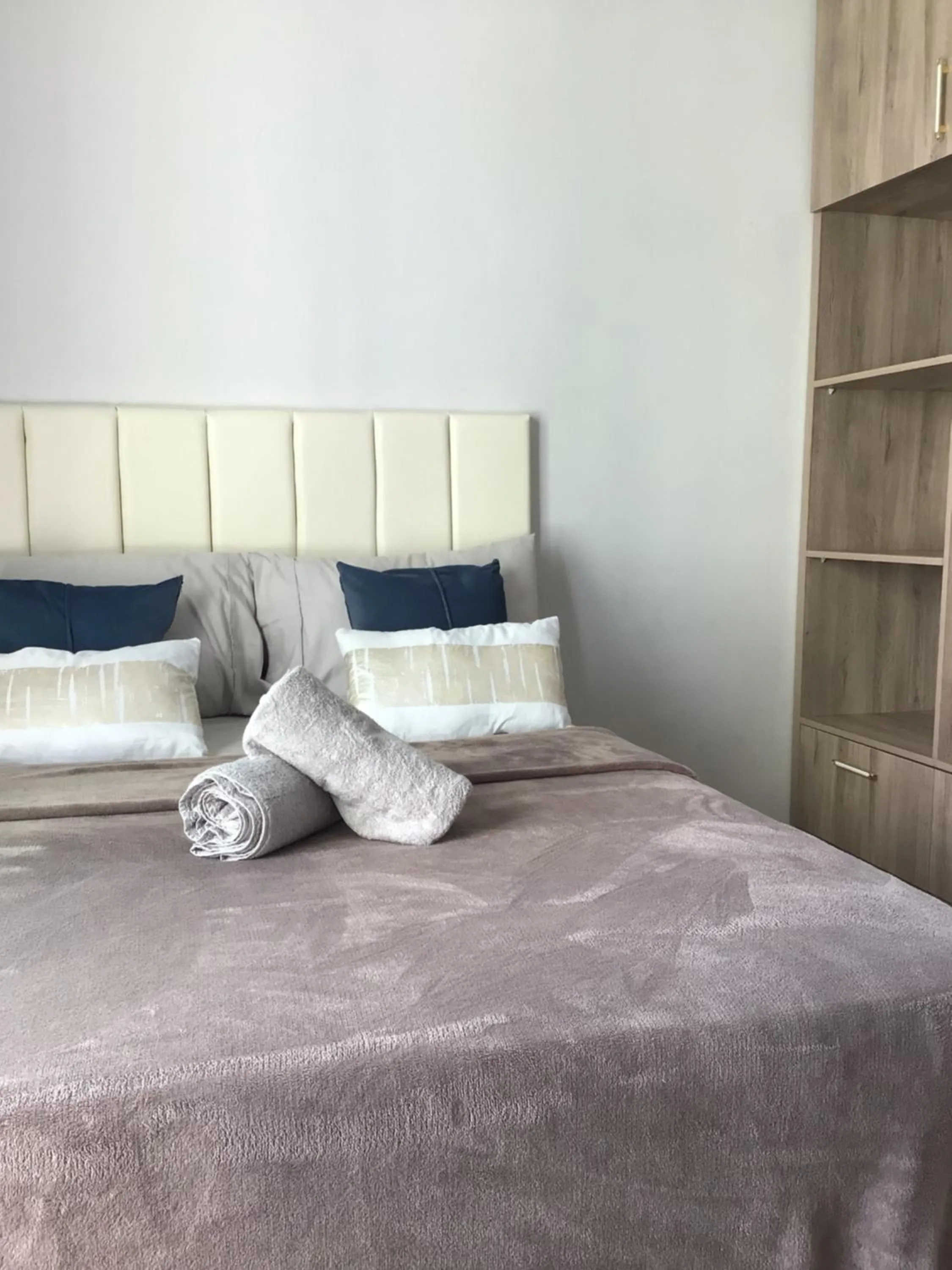 Bed in 6F Balcony View Studio Mesatierra Garden Residences