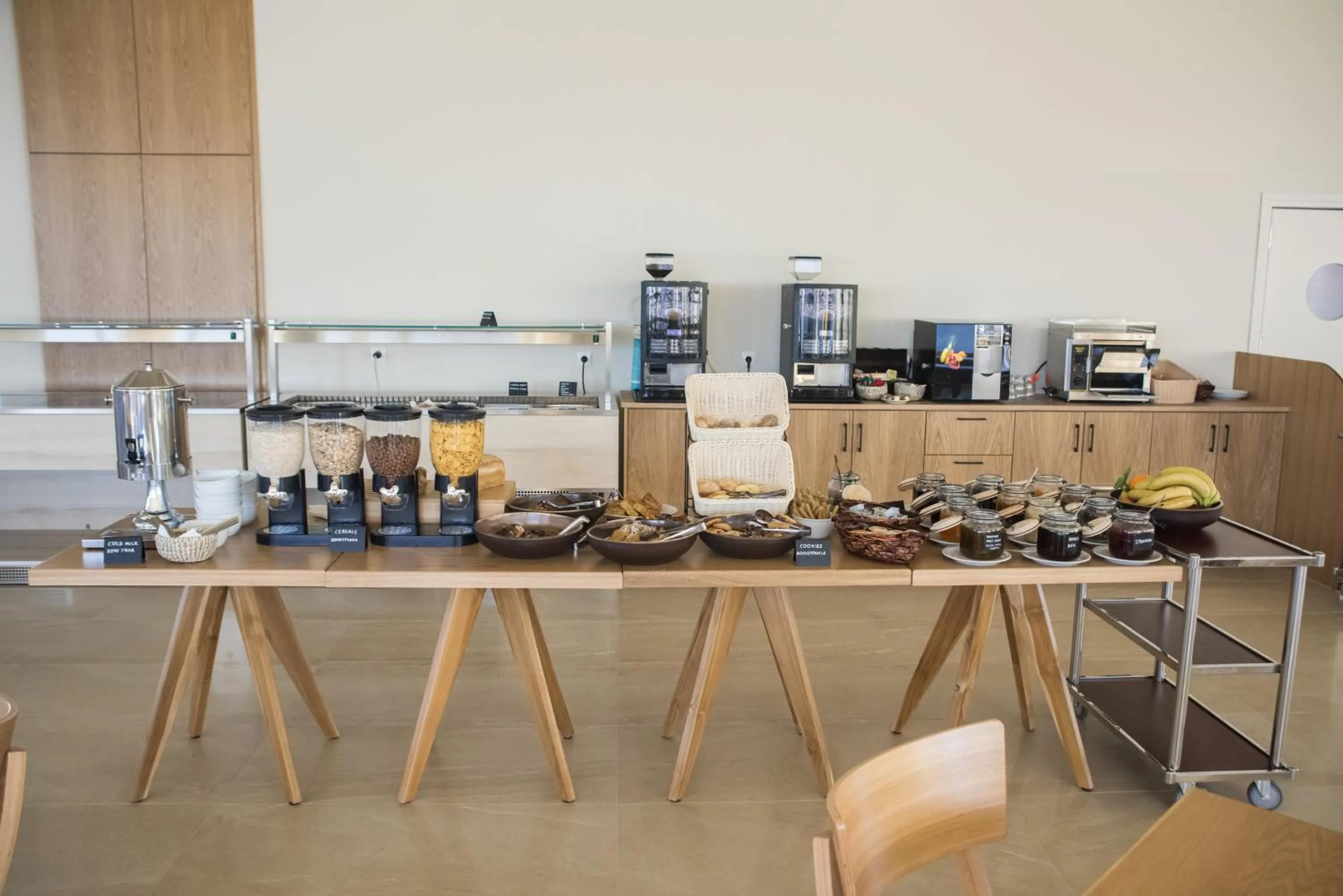 Breakfast in V Hotel Delphi