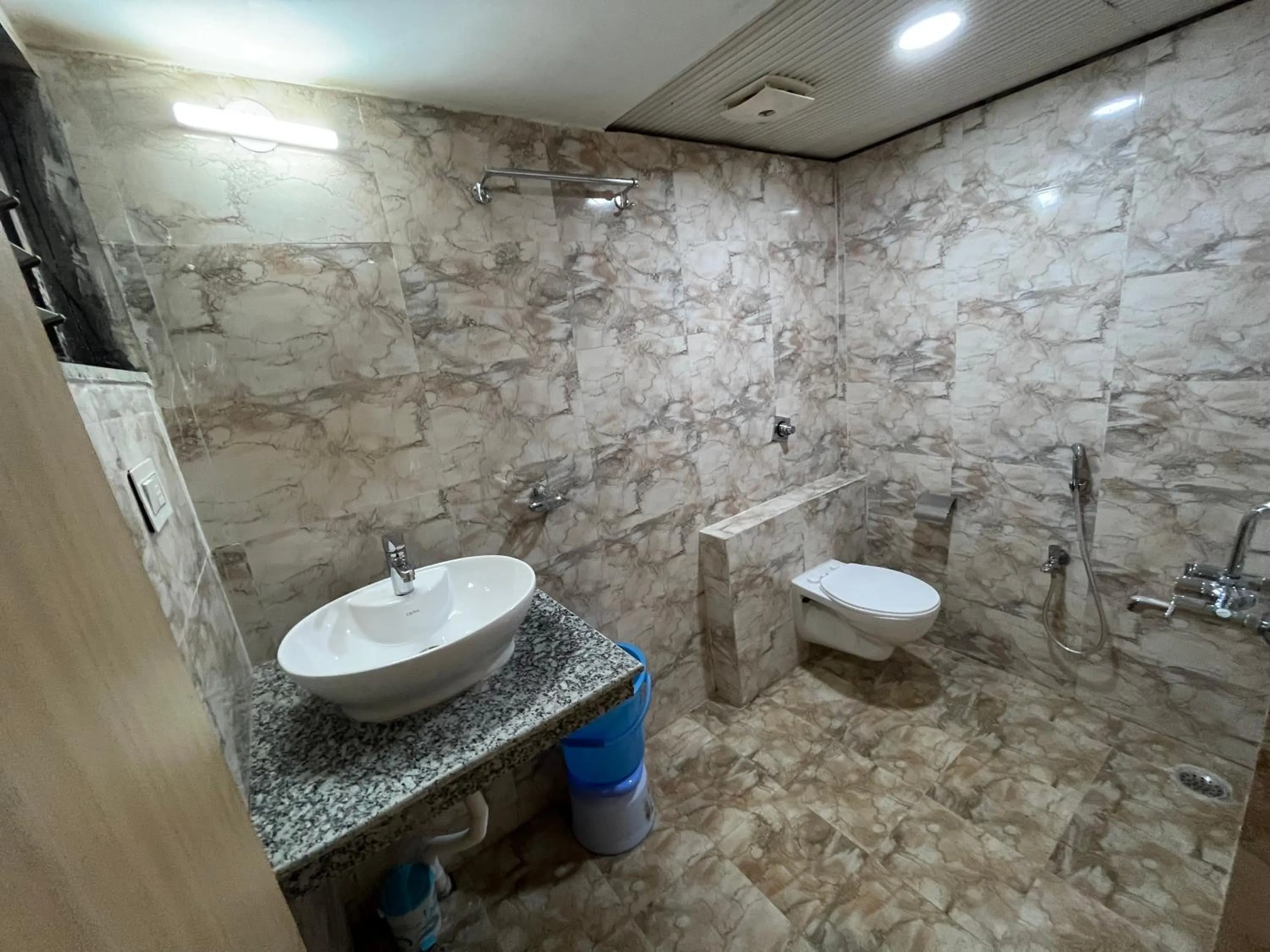 Bathroom in Hotel Pratap Heights