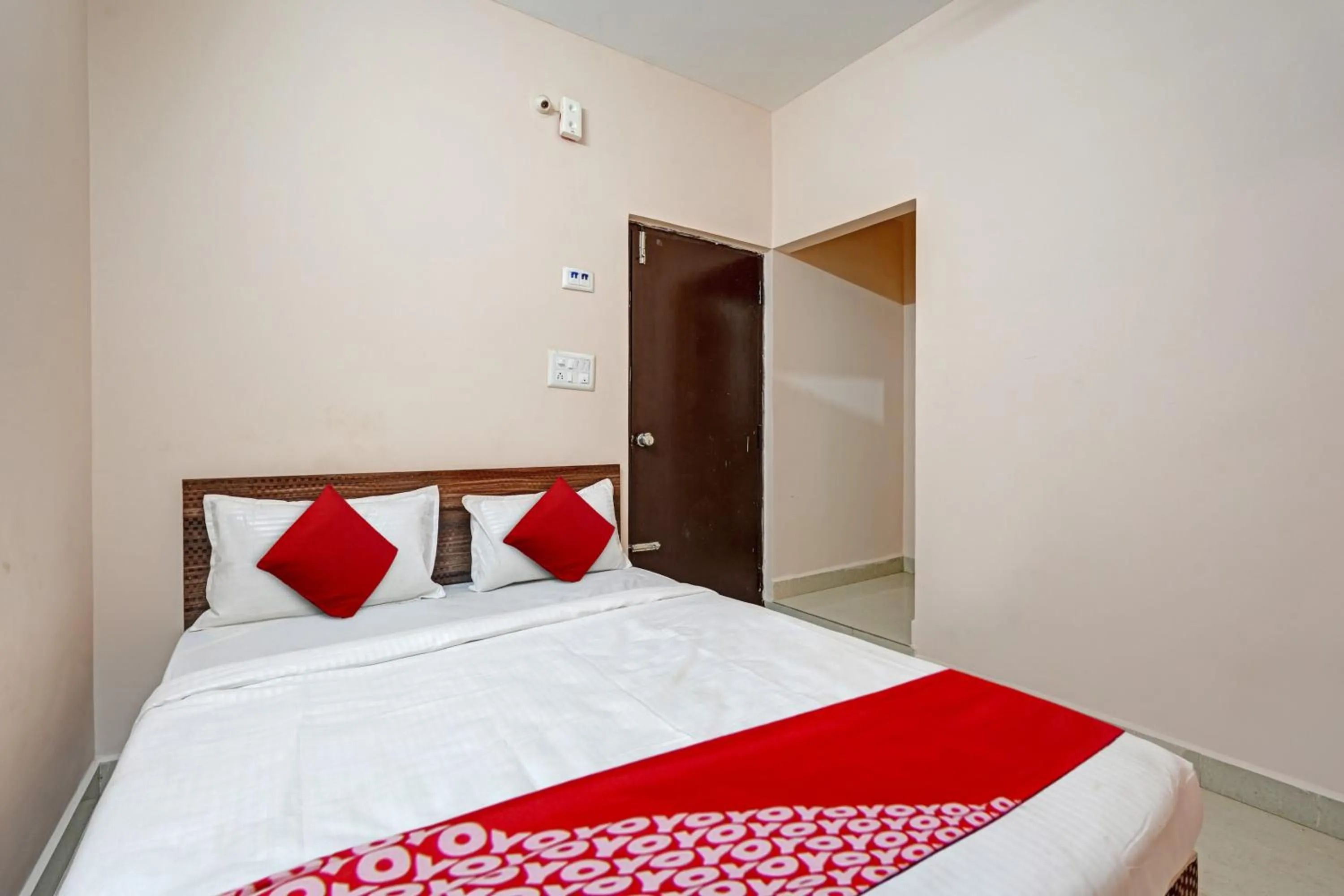 Bedroom, Bed in Hotel O Sri Ranga Boarding & Lodging