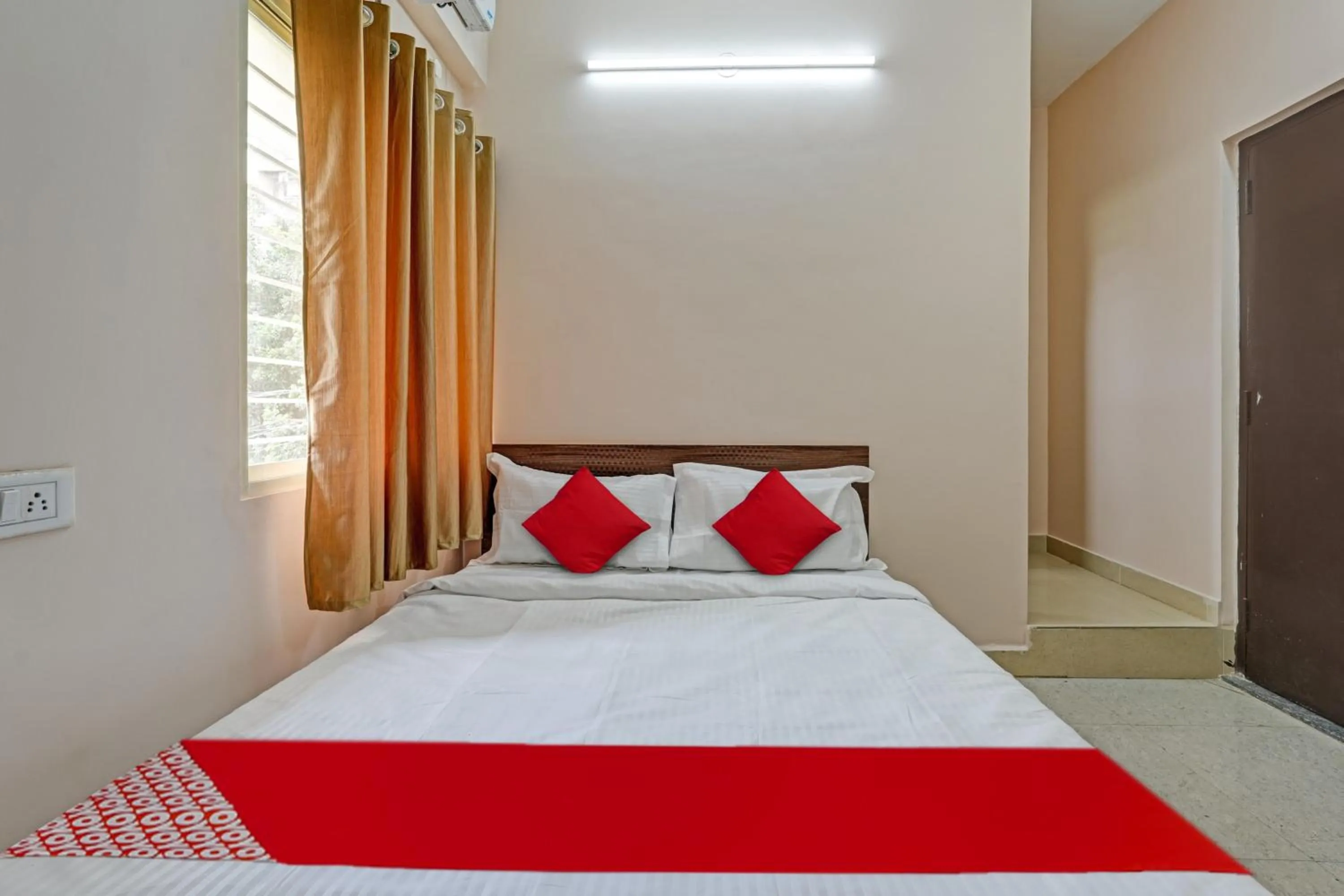 Bathroom, Bed in Hotel O Sri Ranga Boarding & Lodging