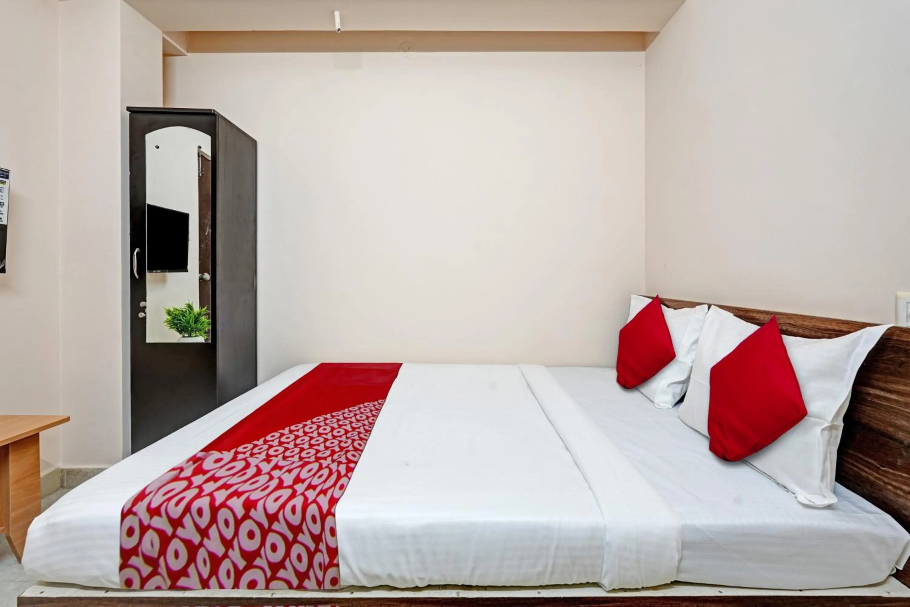 Bedroom, Bed in Hotel O Sri Ranga Boarding & Lodging