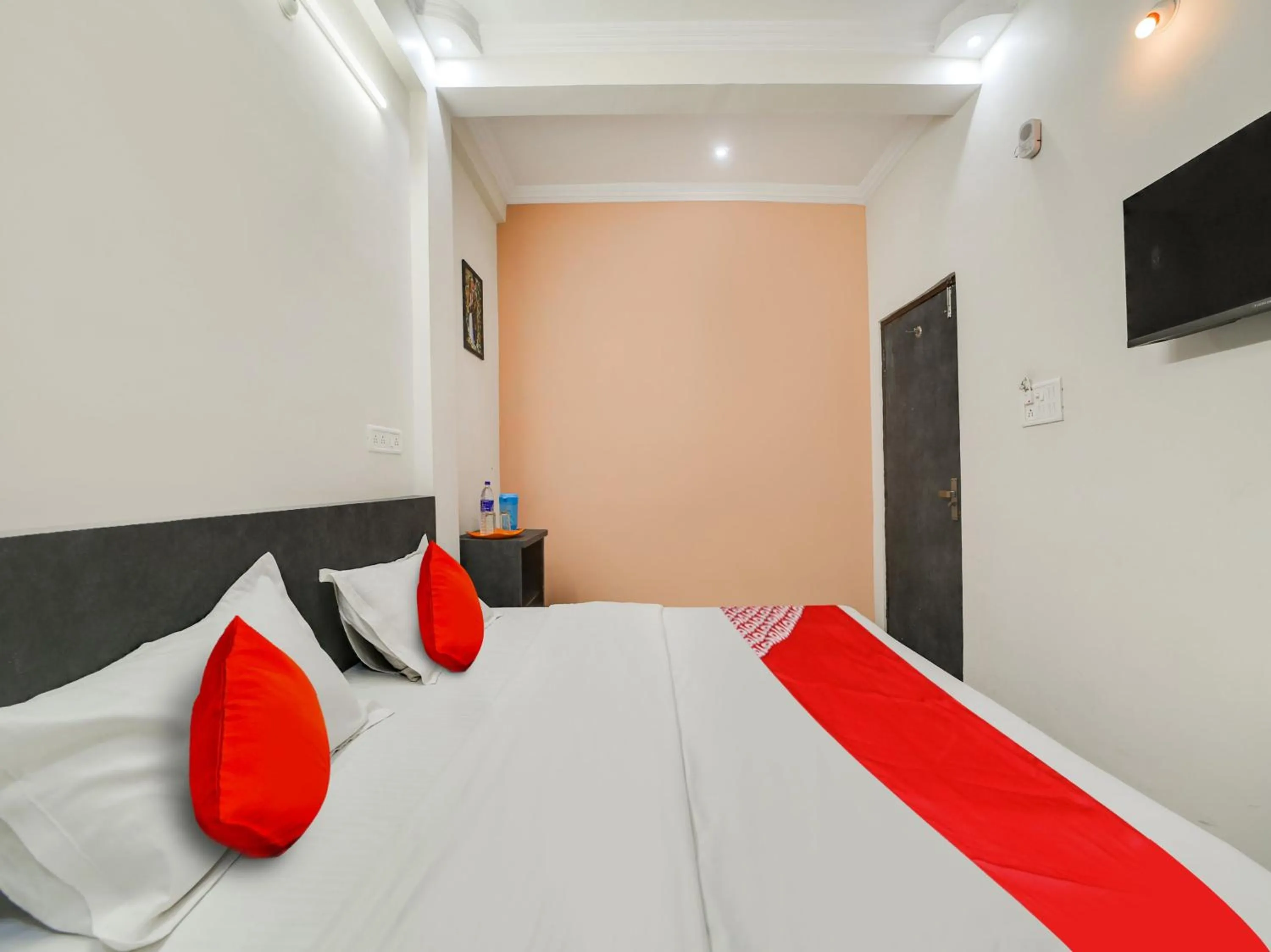 Bedroom, Bed in Hotel O Relax Inn