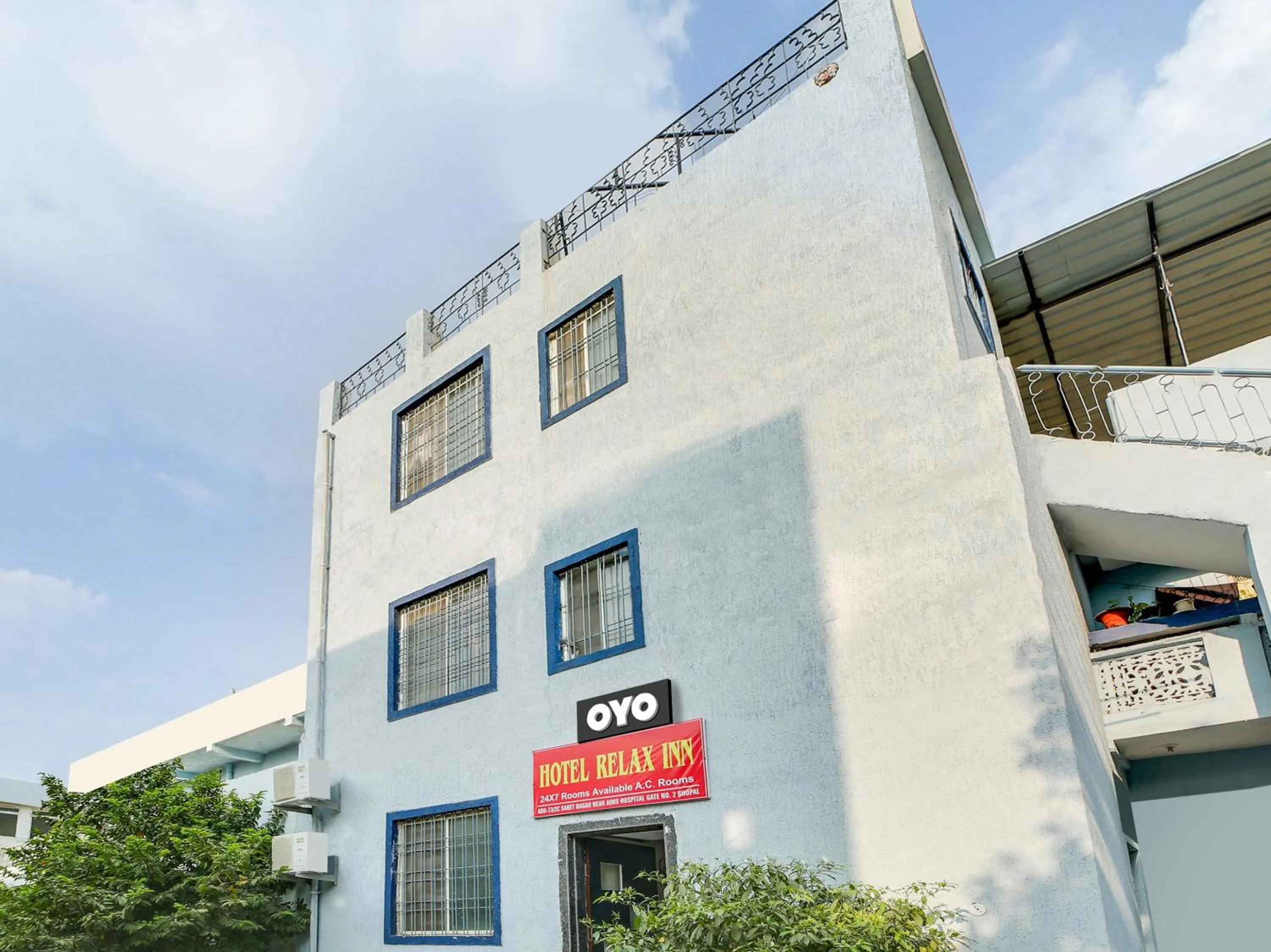 Facade/entrance in Hotel O Relax Inn