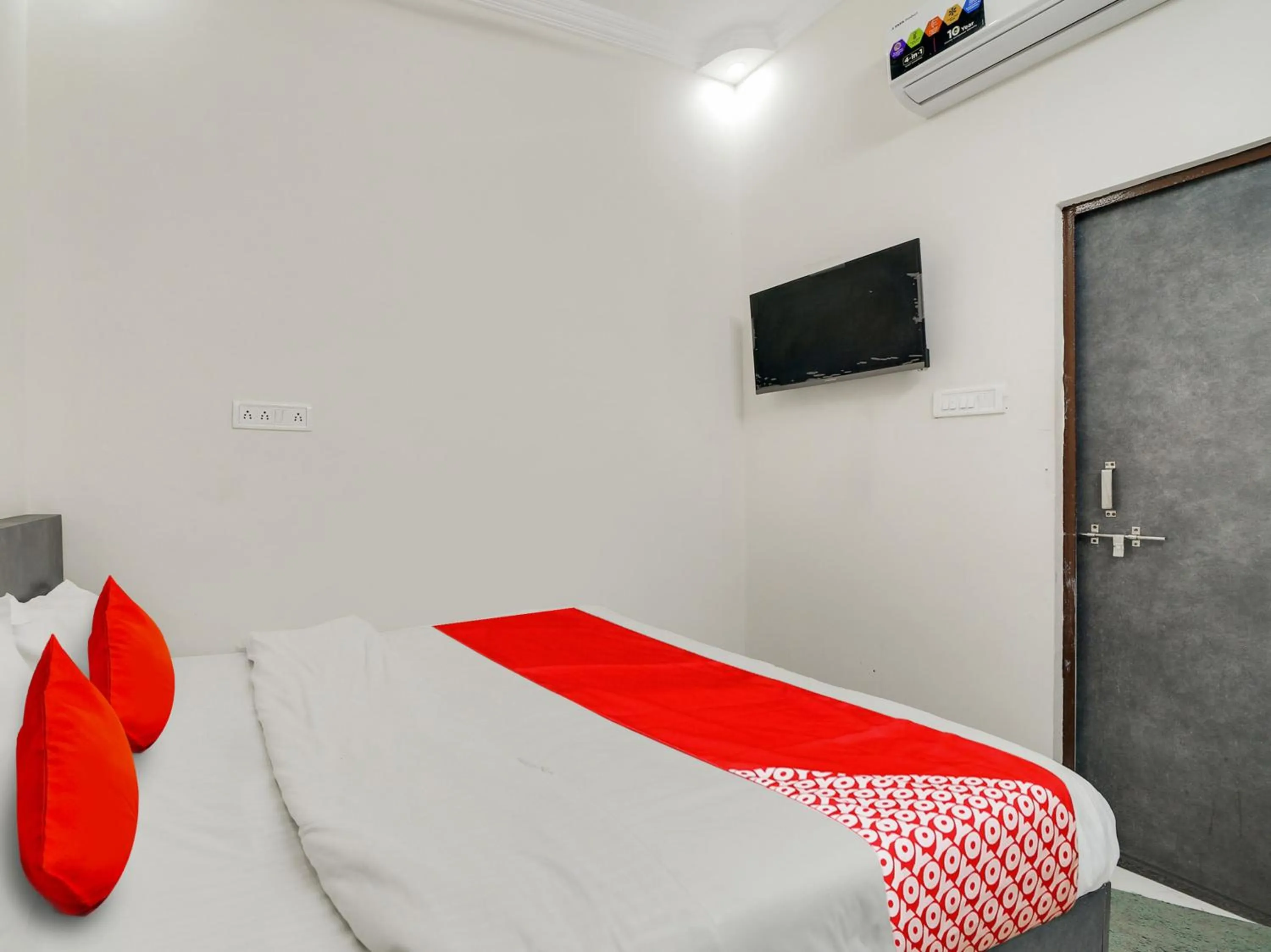 Bedroom, Bed in Hotel O Relax Inn