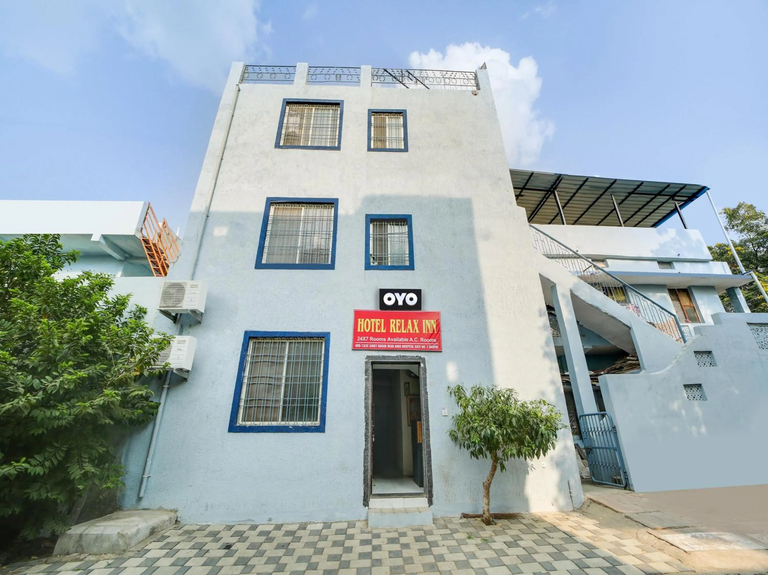 Facade/entrance in Hotel O Relax Inn