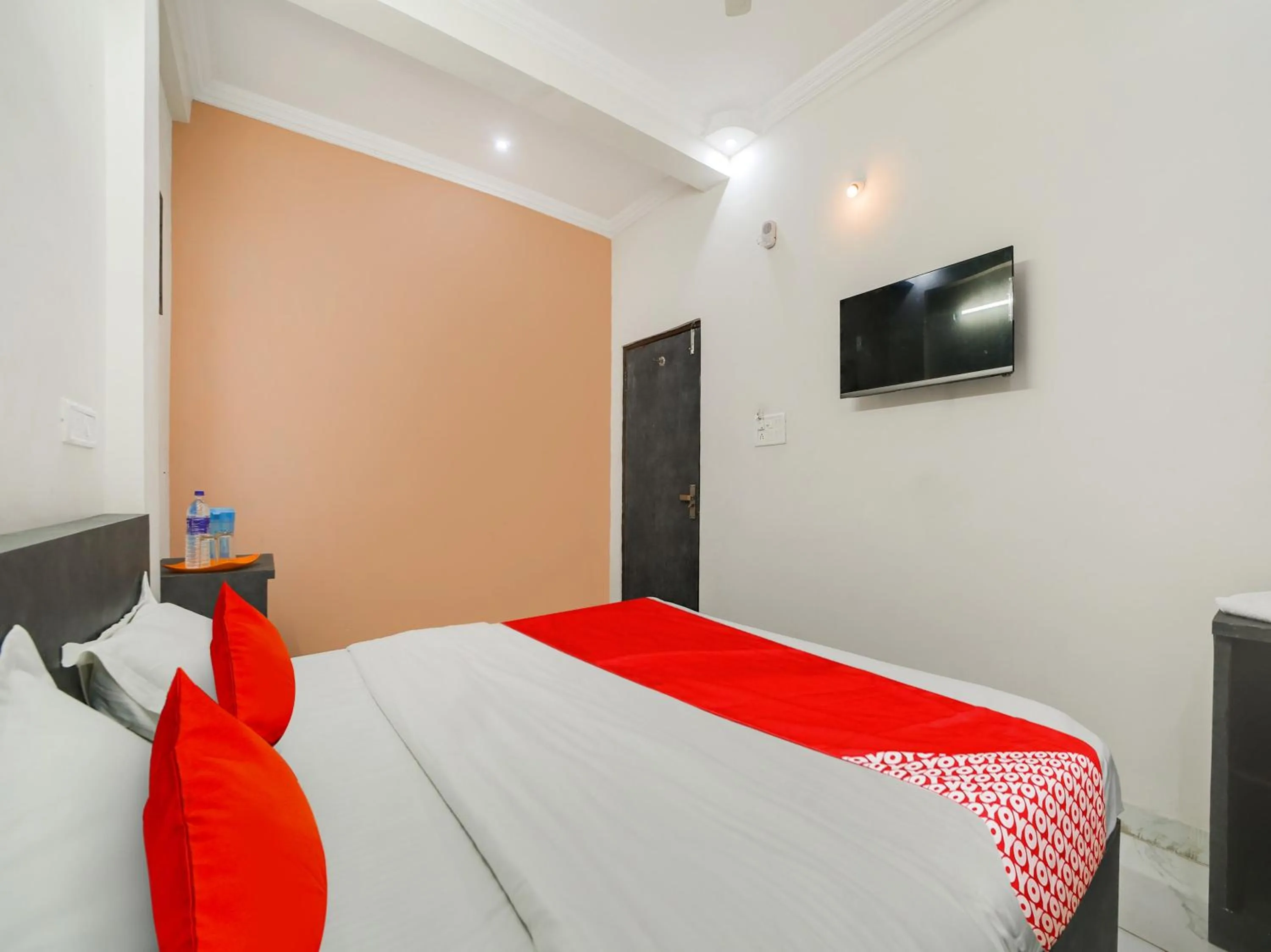 Lobby or reception, Bed in Hotel O Relax Inn