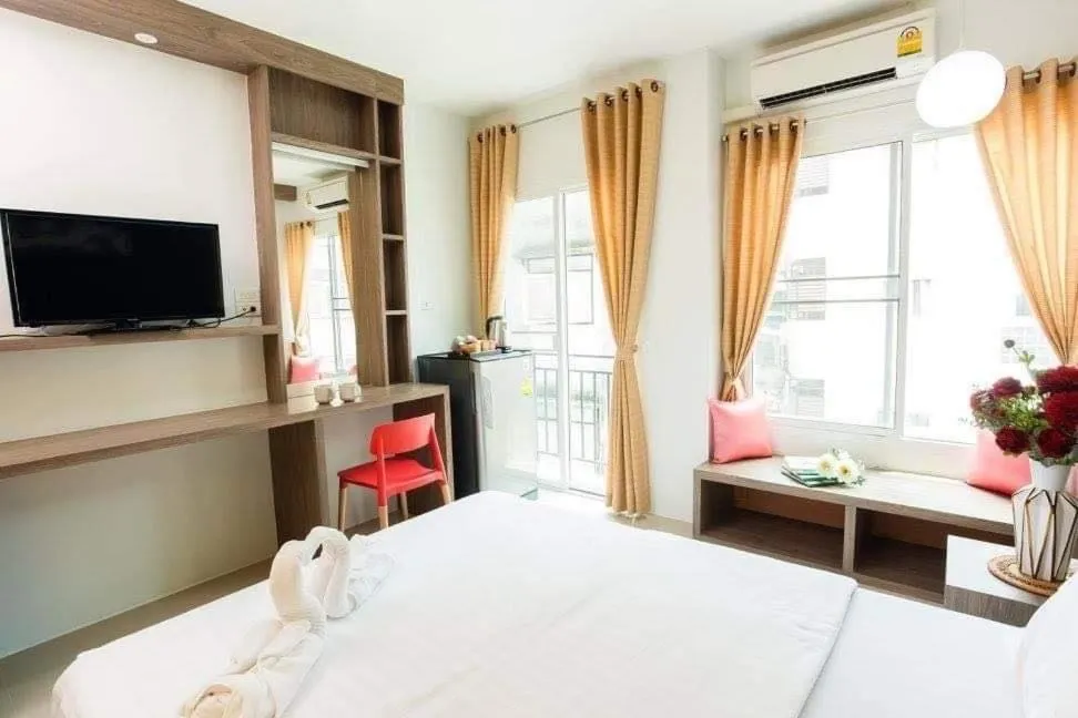 Balcony/Terrace, Bed in Anh Anh Homestay