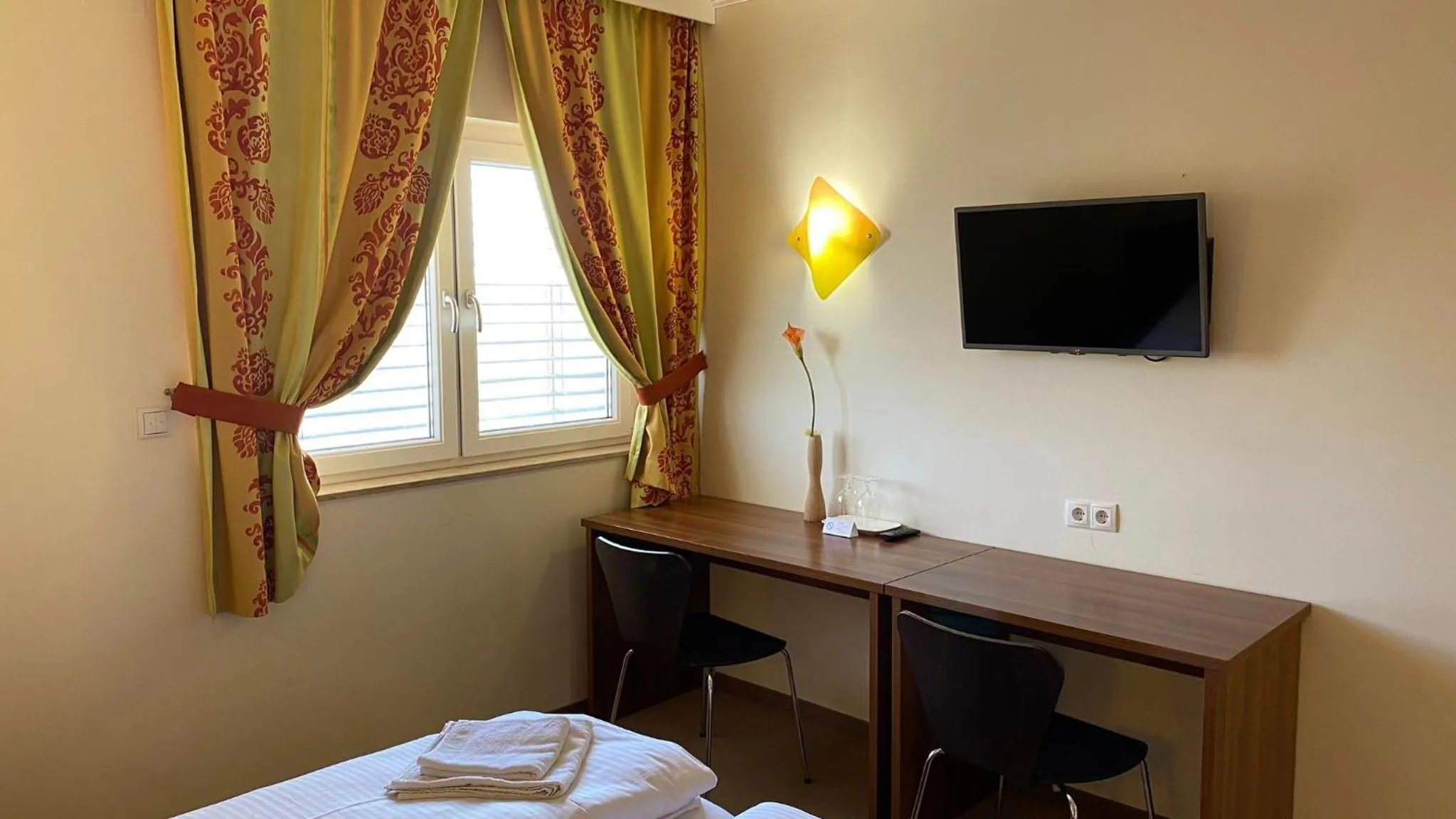 TV and multimedia, Bed in Weinland