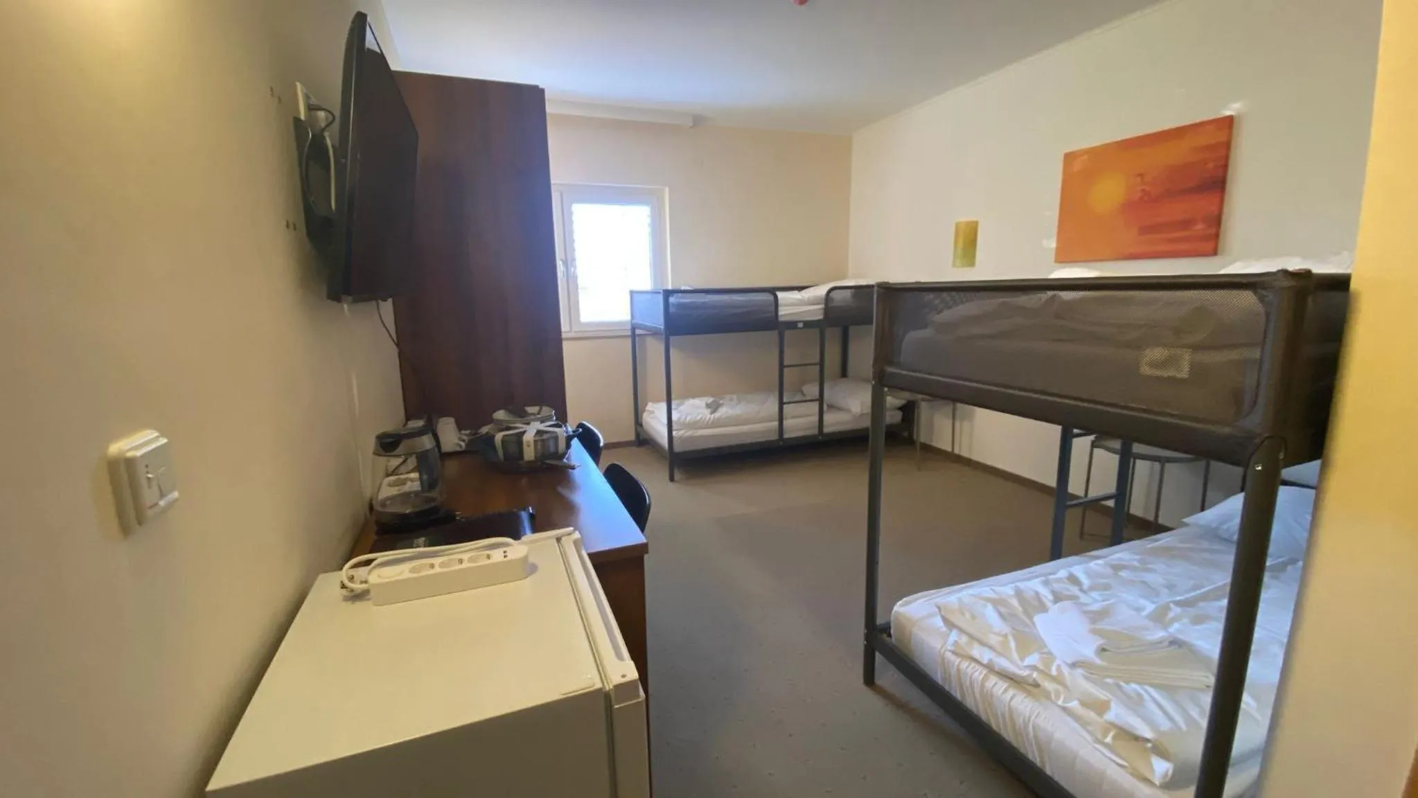 Photo of the whole room, Bed in Weinland