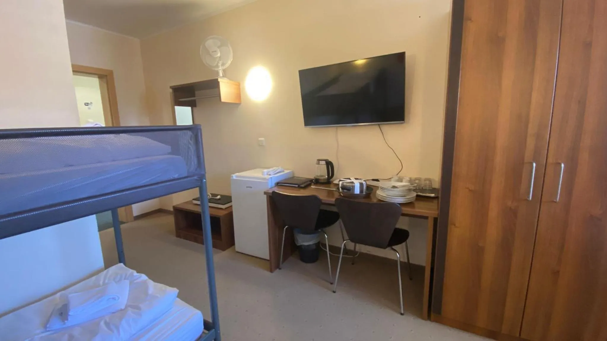 TV and multimedia, Bed in Weinland