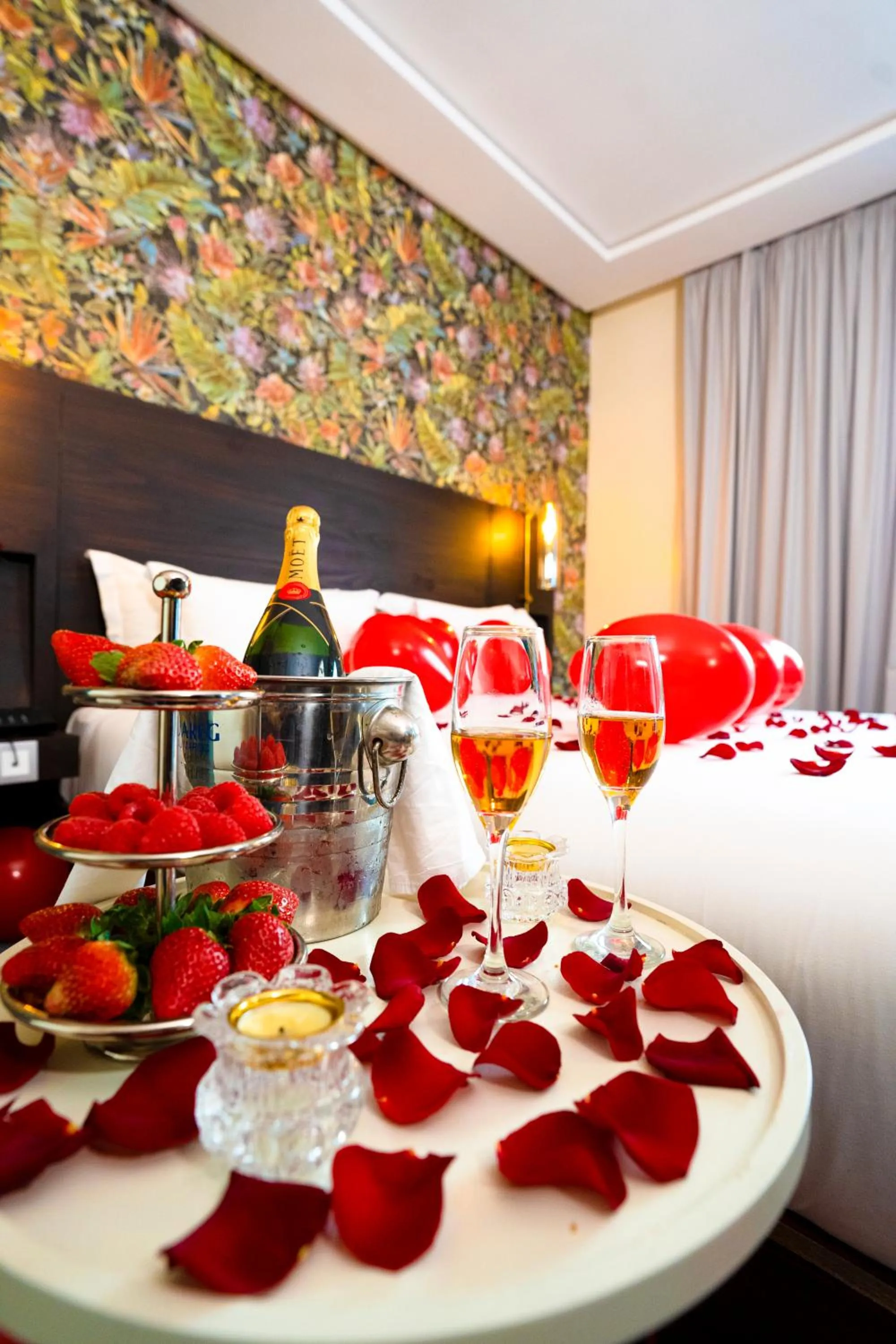 Food and drinks in Fourteen Hotel Ain Sebaa