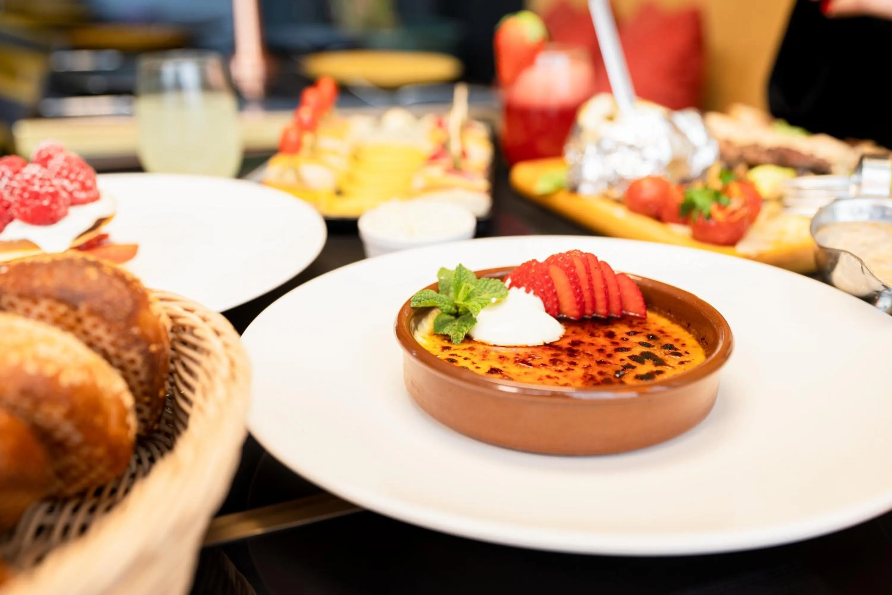 Food and drinks in Fourteen Hotel Ain Sebaa