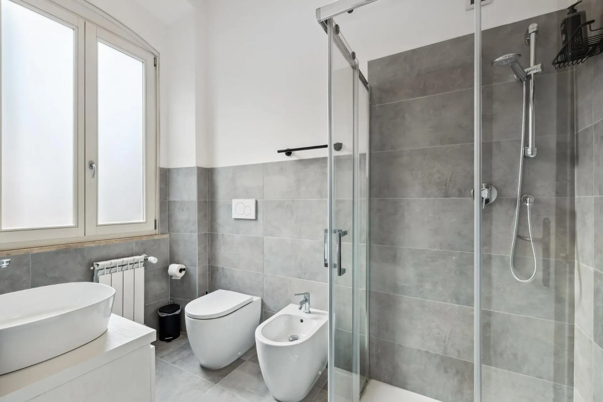 Shower in Limehome Rome via dei Reti