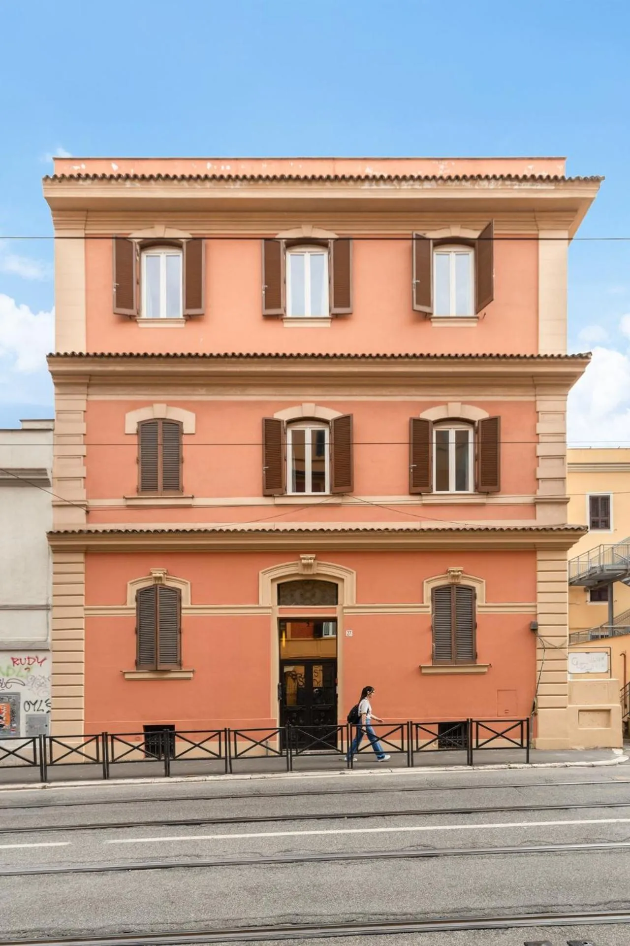 Property building in Limehome Rome via dei Reti