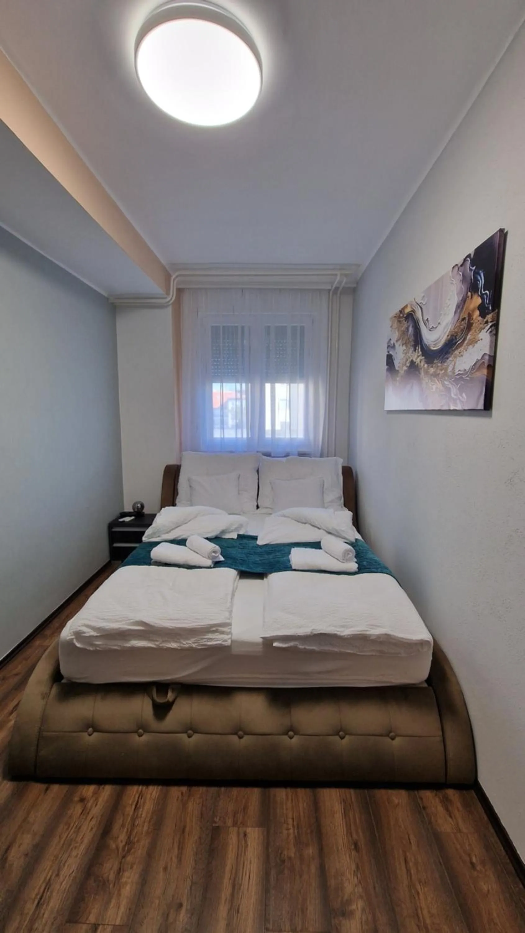 Bed in Queen Elizabeth Apartment