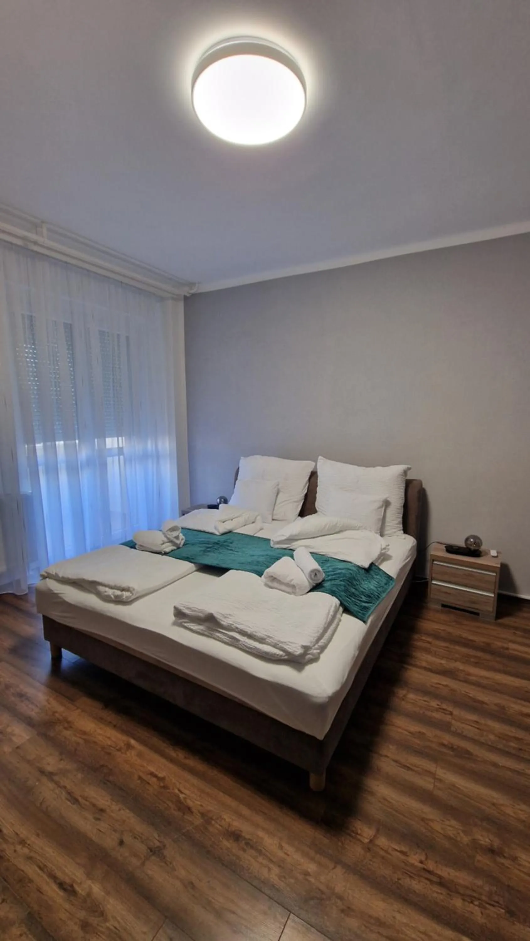 Bed in Queen Elizabeth Apartment
